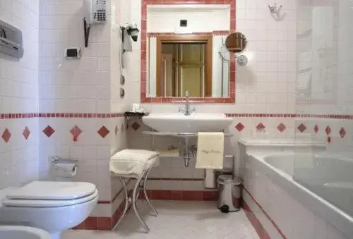 Bathroom in Palazzo Rosenthal Vesuview Hotel & Resort