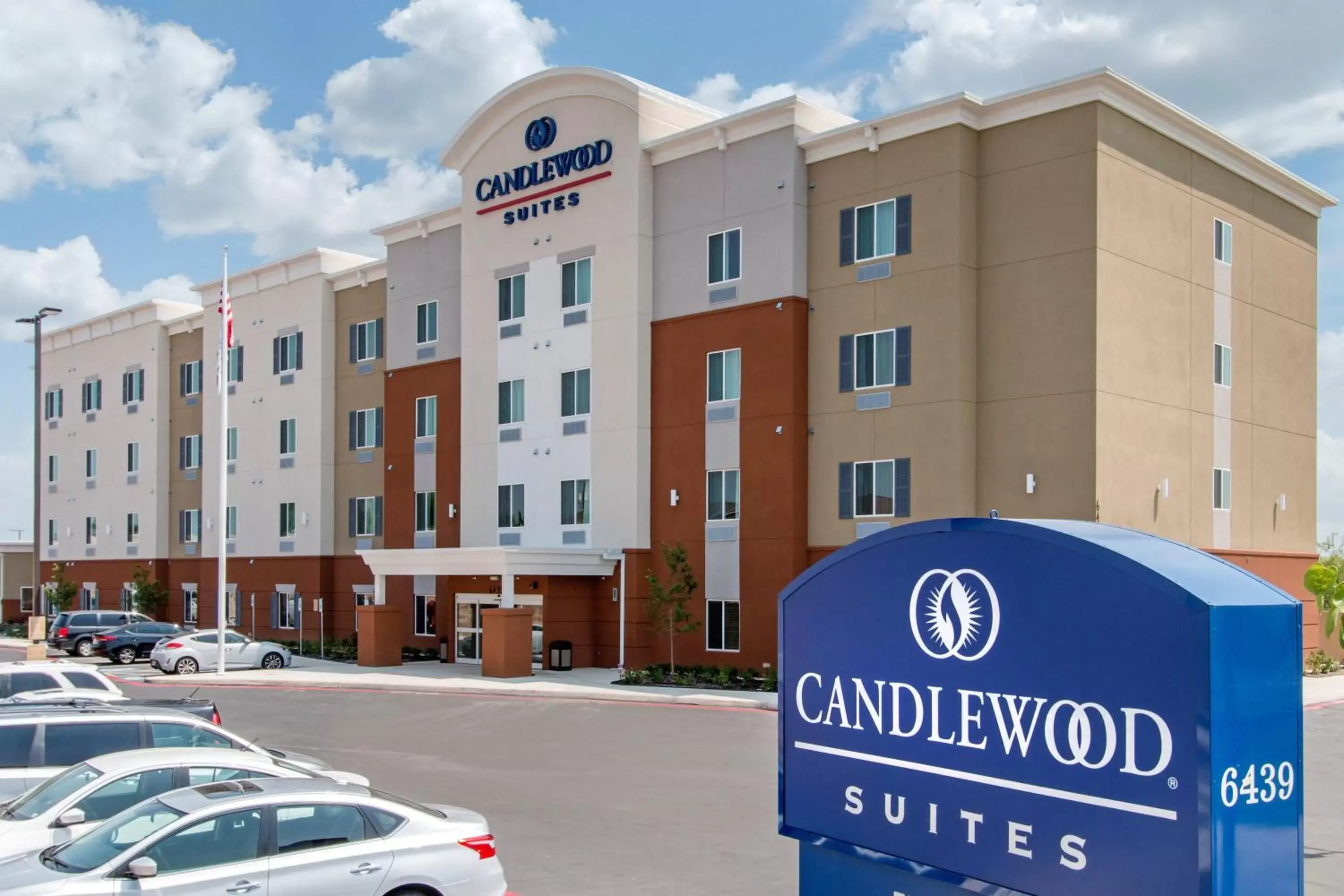 Property building, Property Logo/Sign in Candlewood Suites - San Antonio Lackland AFB Area, an IHG Hotel