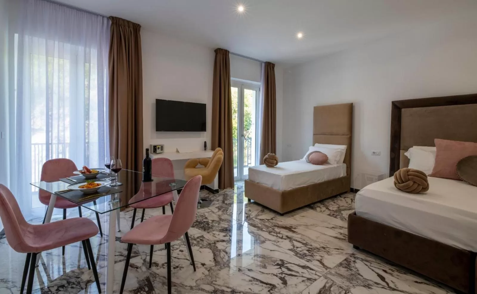 Bed in GRAND HOTEL SERAPIDE