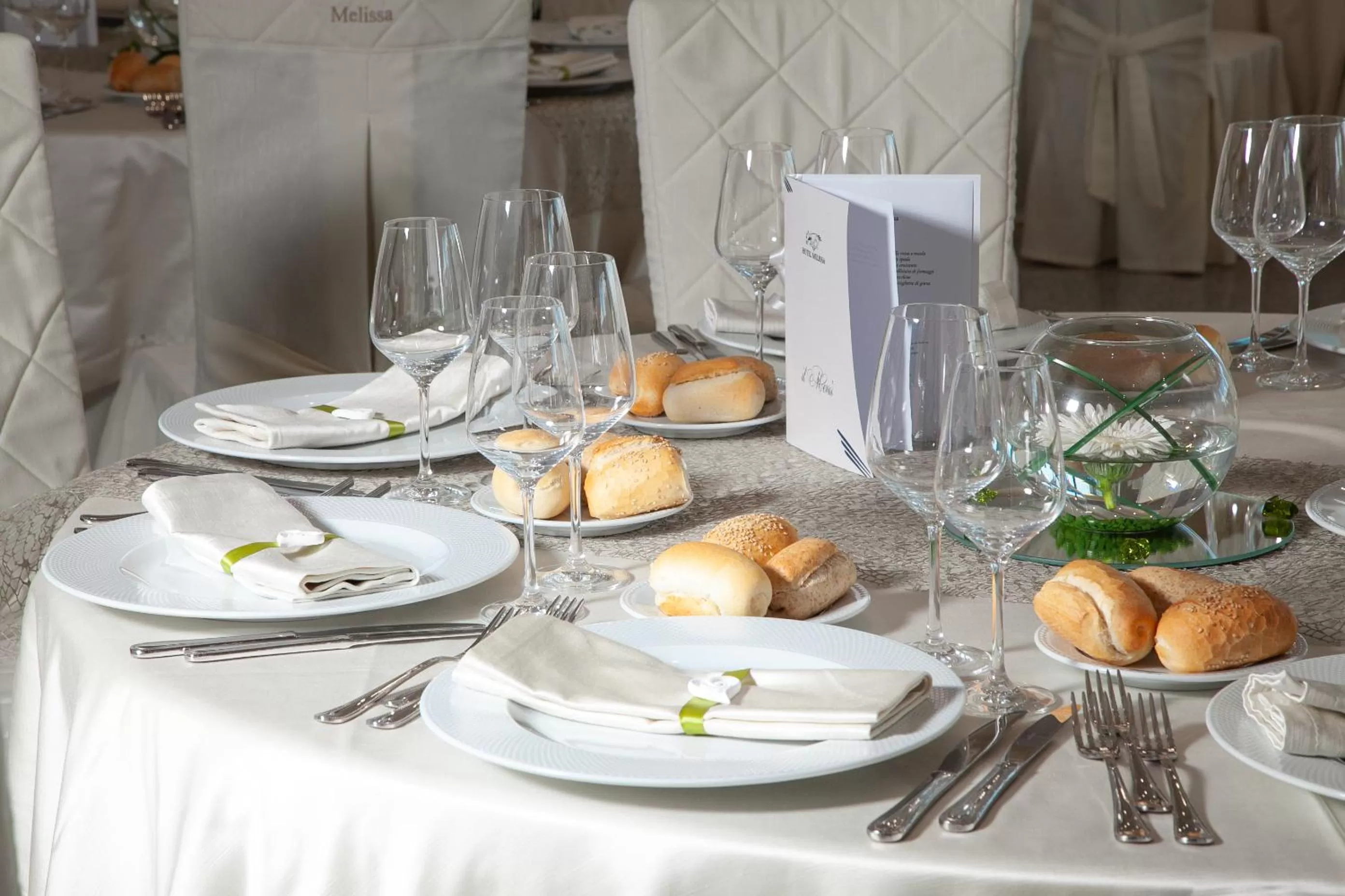 Restaurant/places to eat in Hotel Melissa