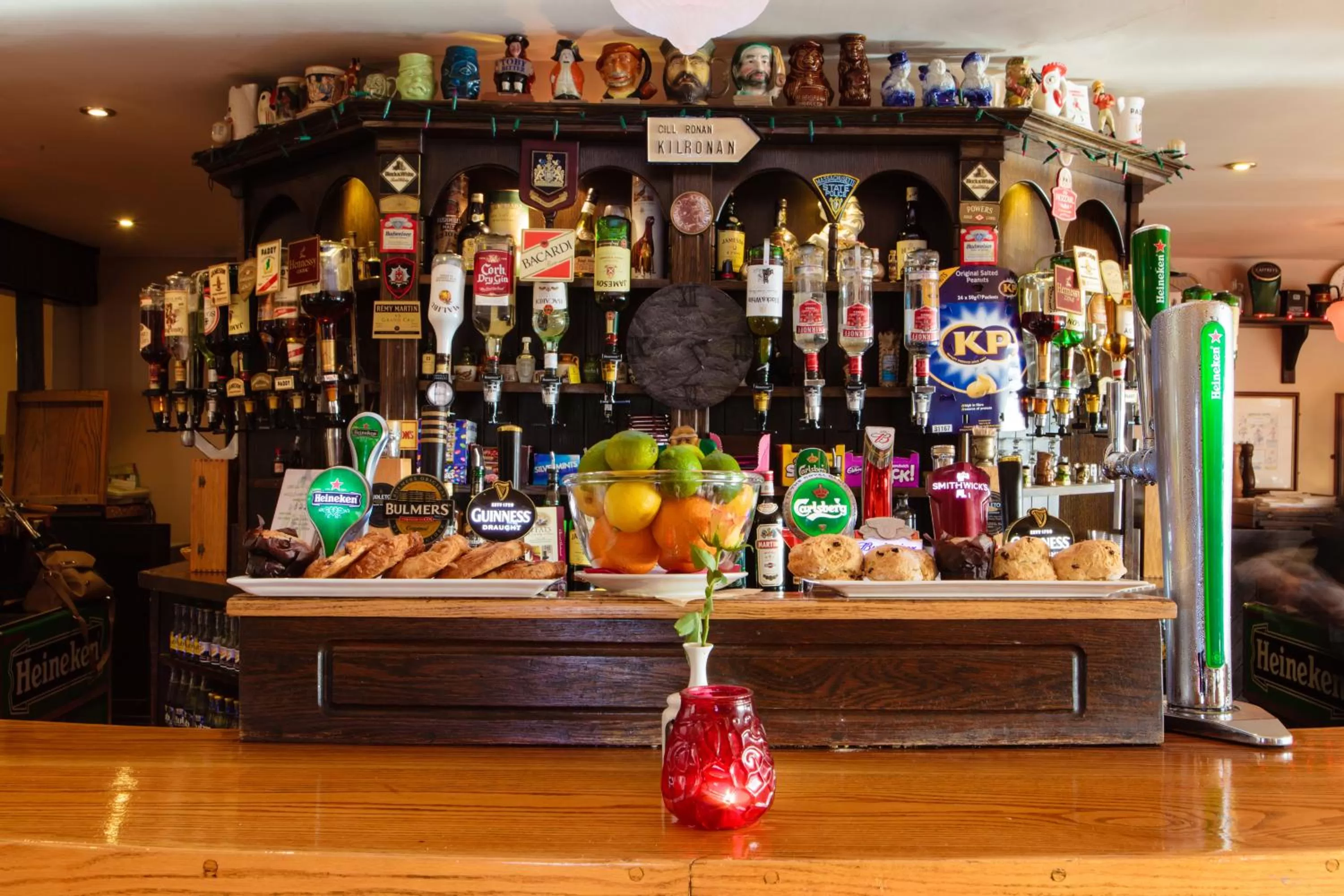 Lounge or bar in The Yeats County Inn Hotel