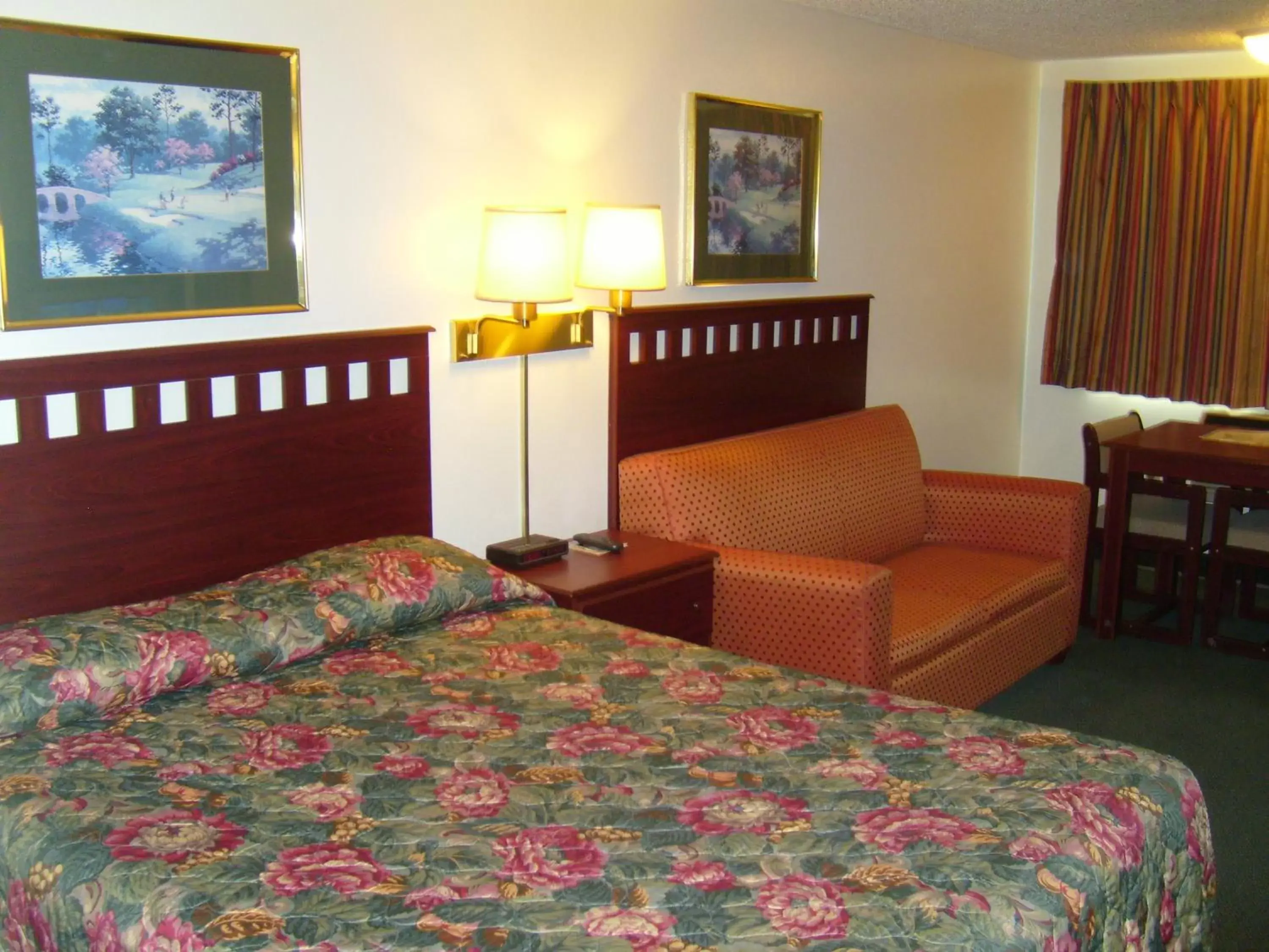 Bed in Shanico Inn