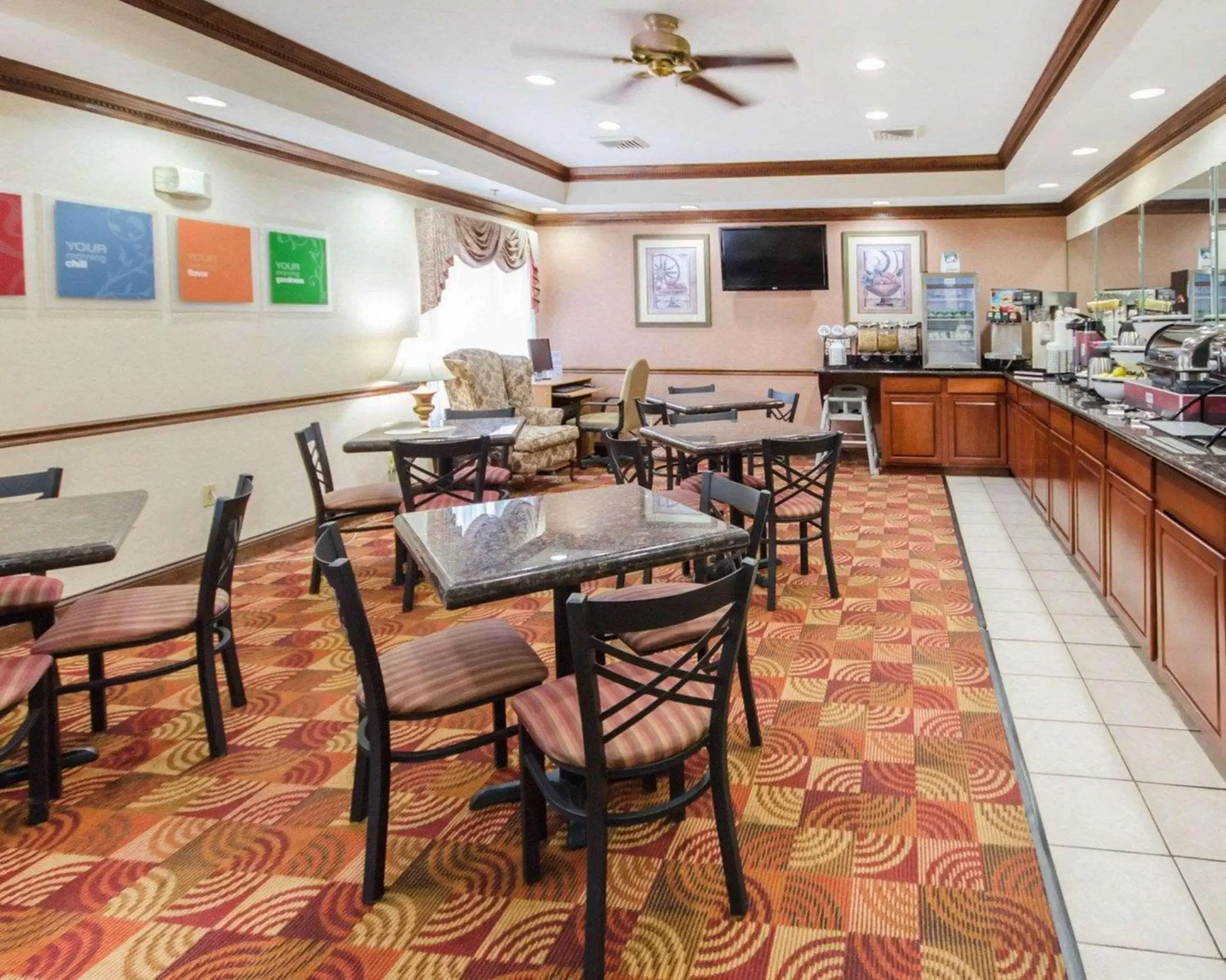 Restaurant/Places to Eat in Comfort Inn Henderson