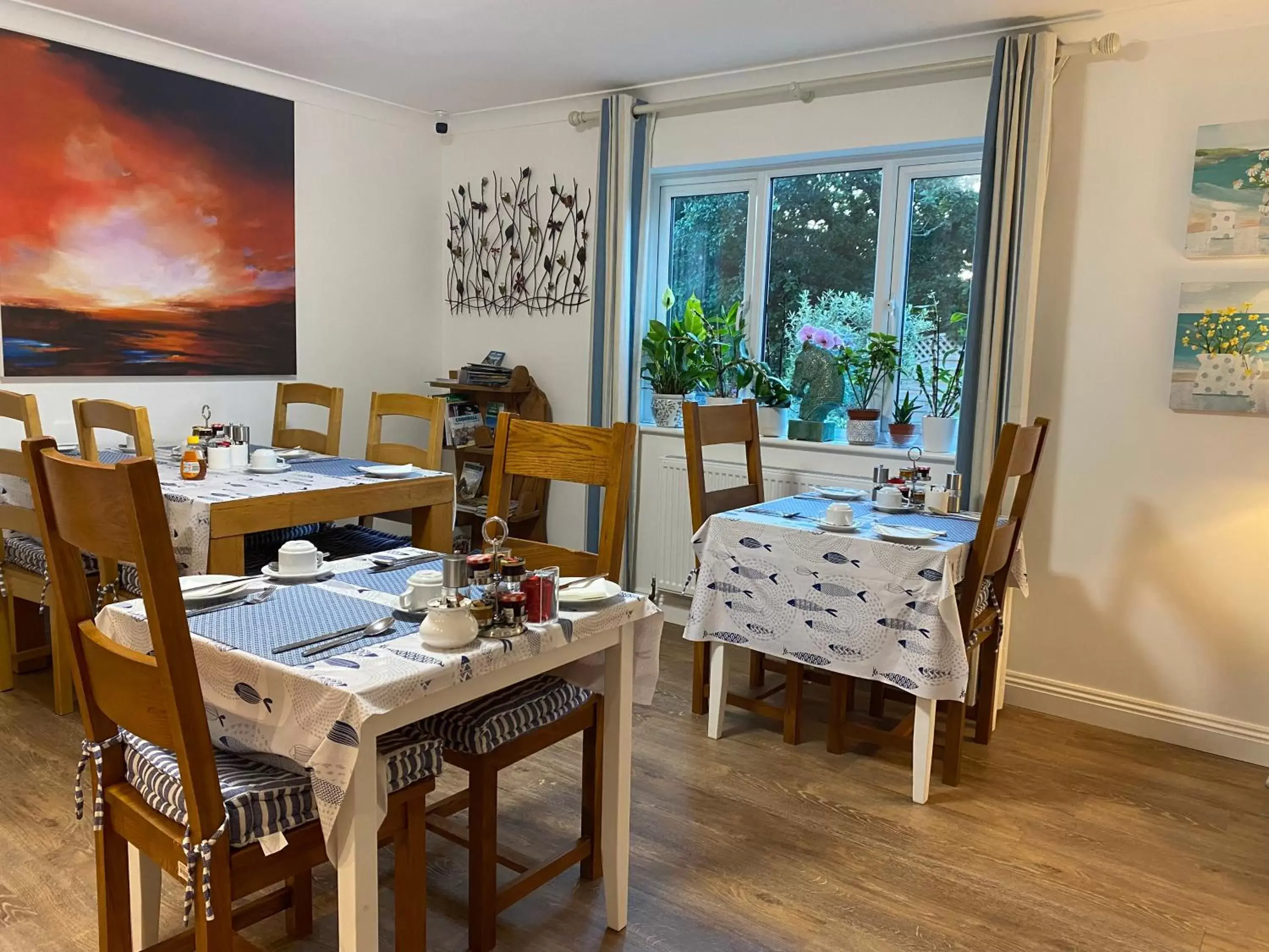 Restaurant/Places to Eat in Toppesfield House B&B