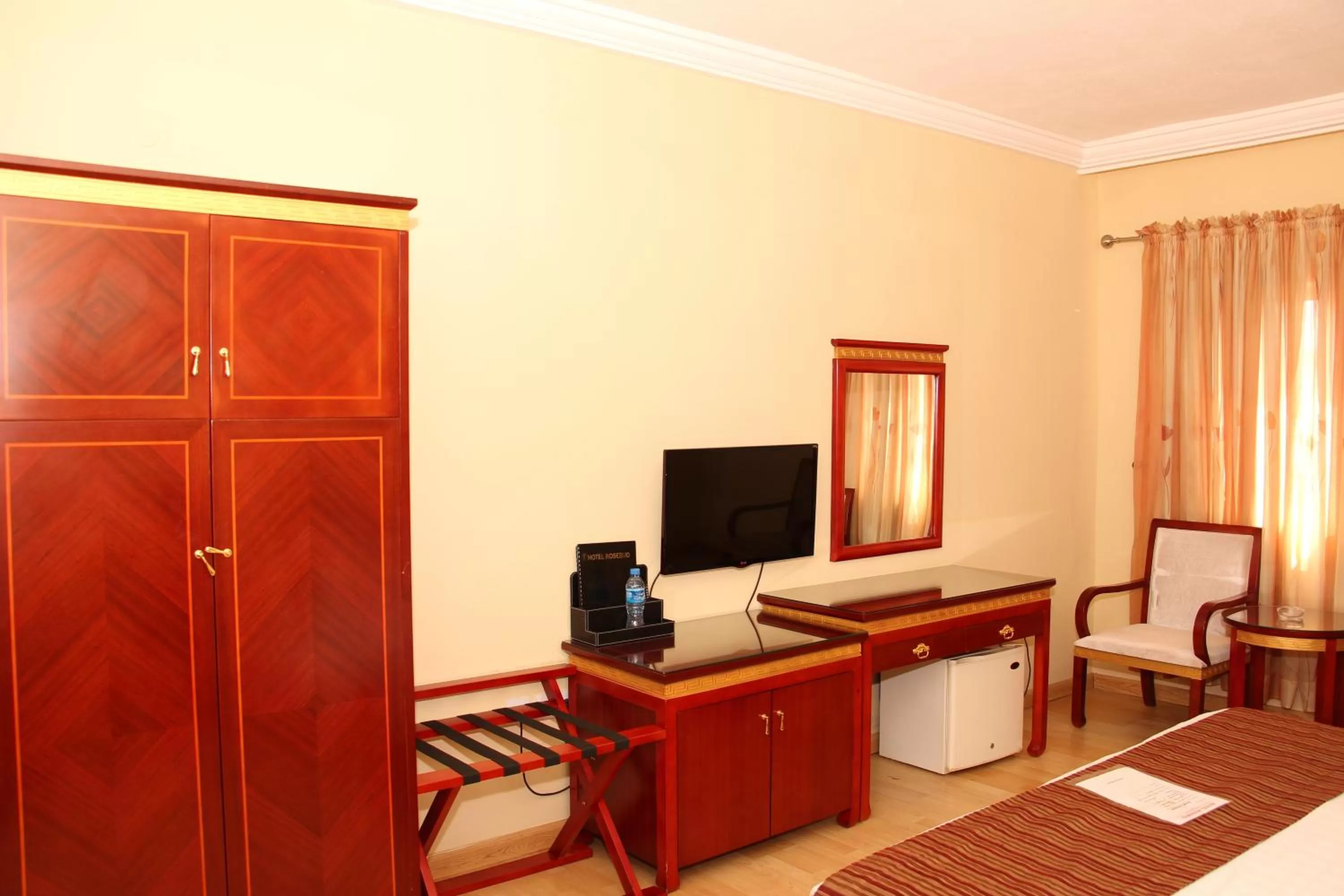 TV and multimedia, Bed in Hotel Rosebud