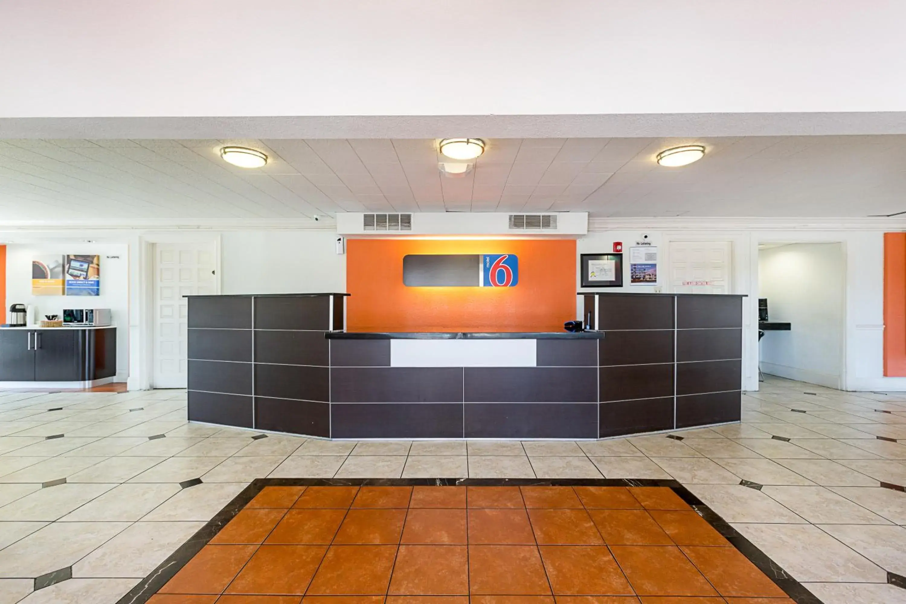 Lobby or reception, Lobby/Reception in Motel 6-Dallas, TX - Market Center