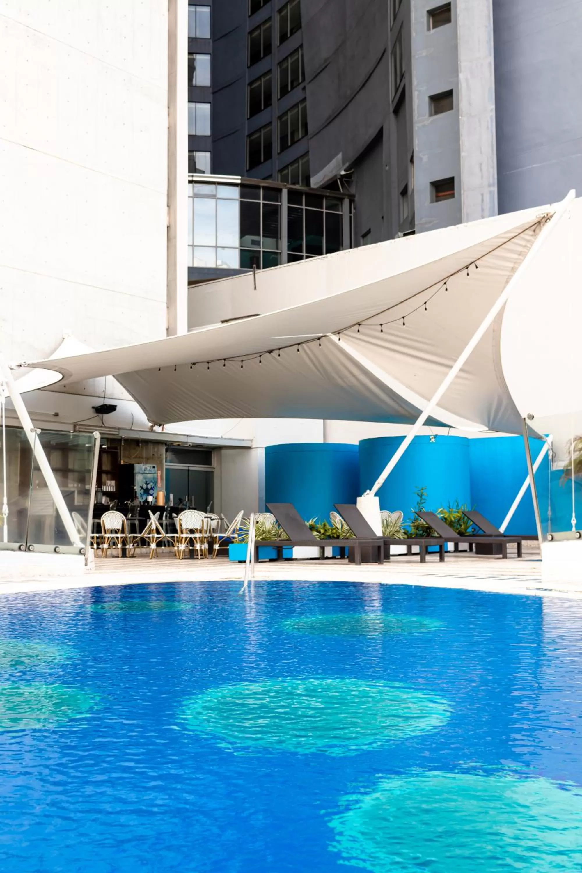 Swimming pool in Decapolis Hotel Panama City
