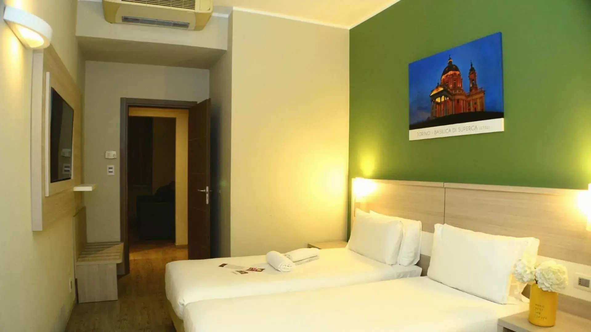 Bedroom, Bed in Best Quality Hotel Gran Mogol