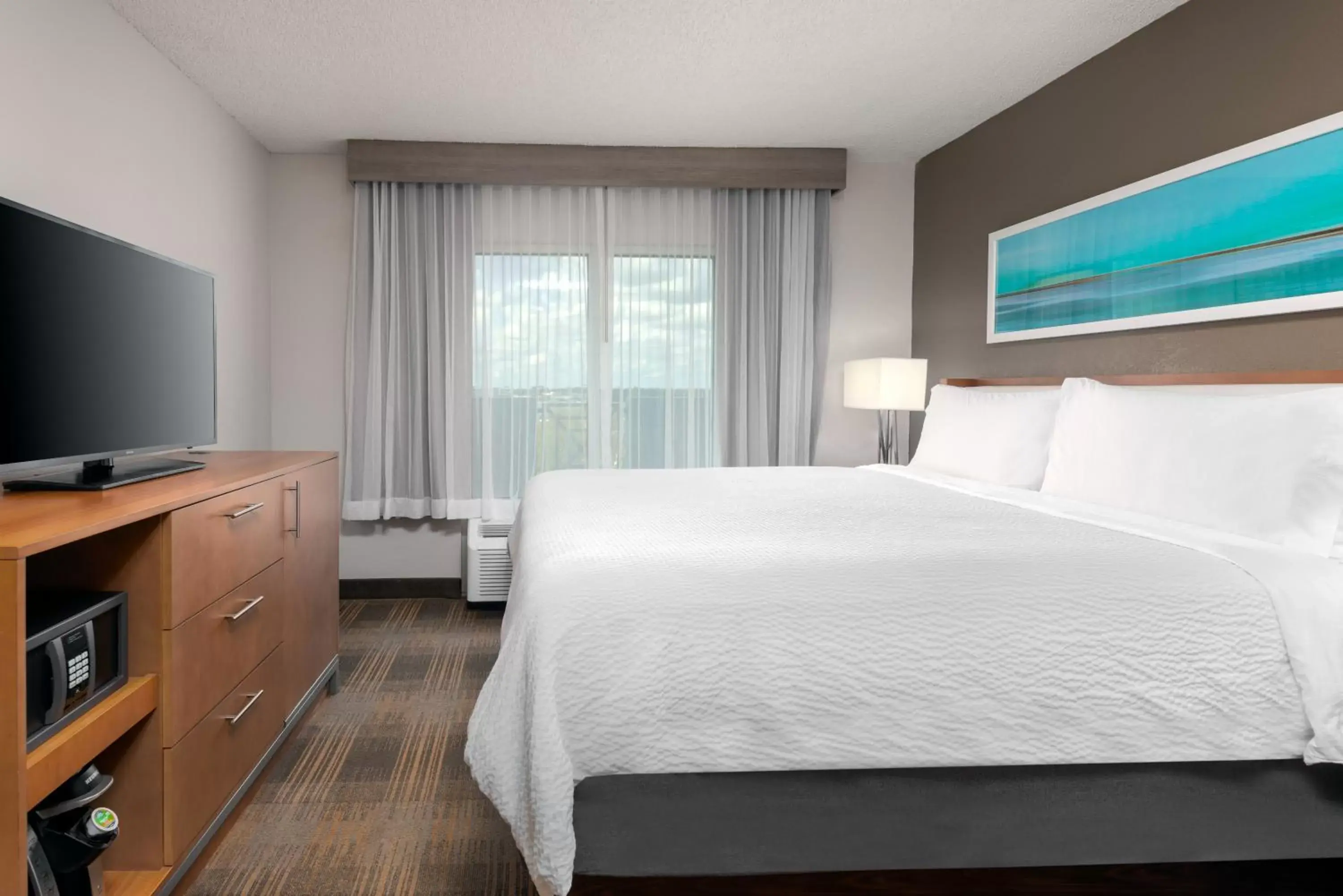 Bed in Holiday Inn Miami-Doral Area, an IHG Hotel