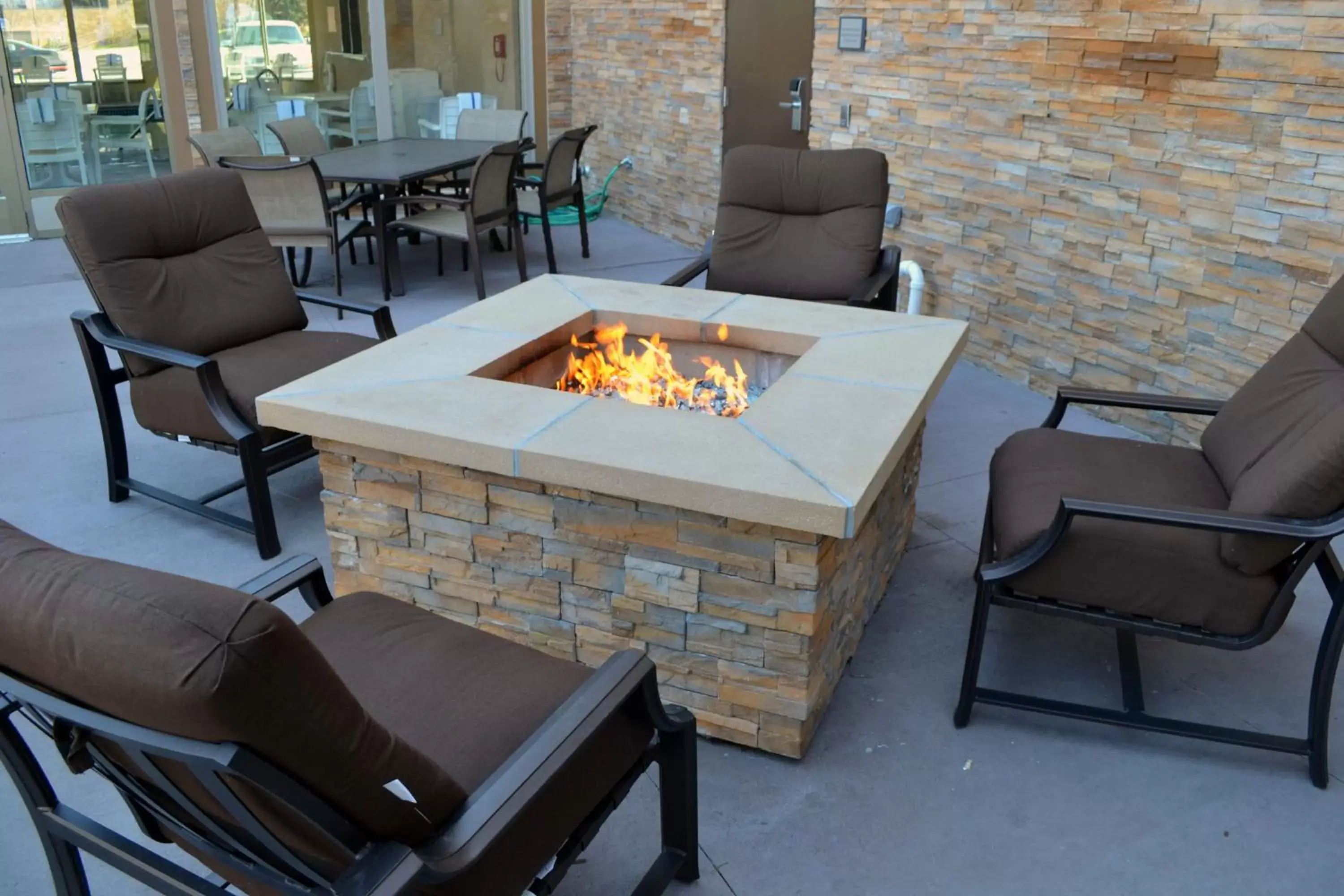 Balcony/Terrace in Country Inn & Suites by Radisson, Roseville, MN