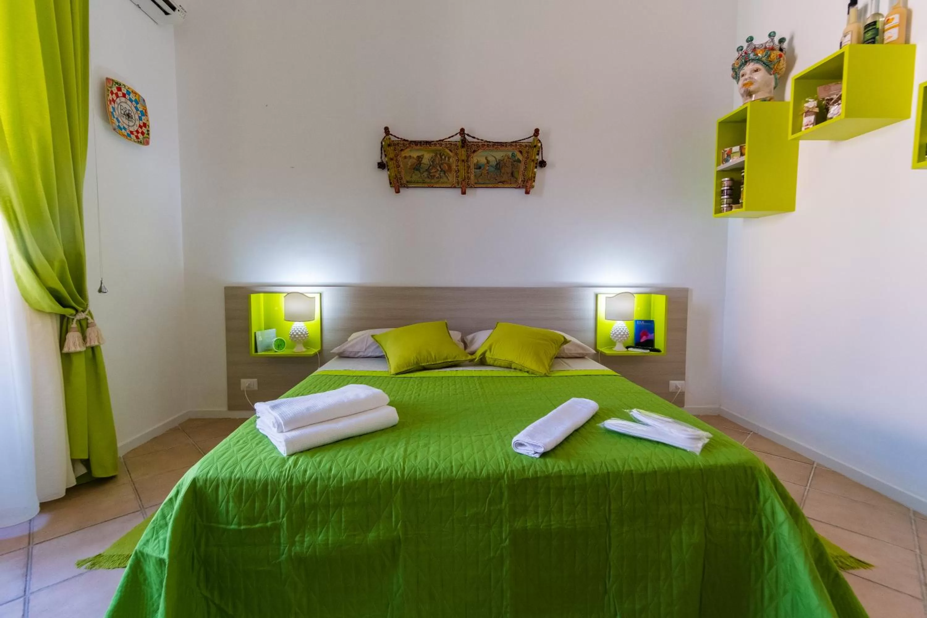 Bed in THE PALACE B&B and Apartments