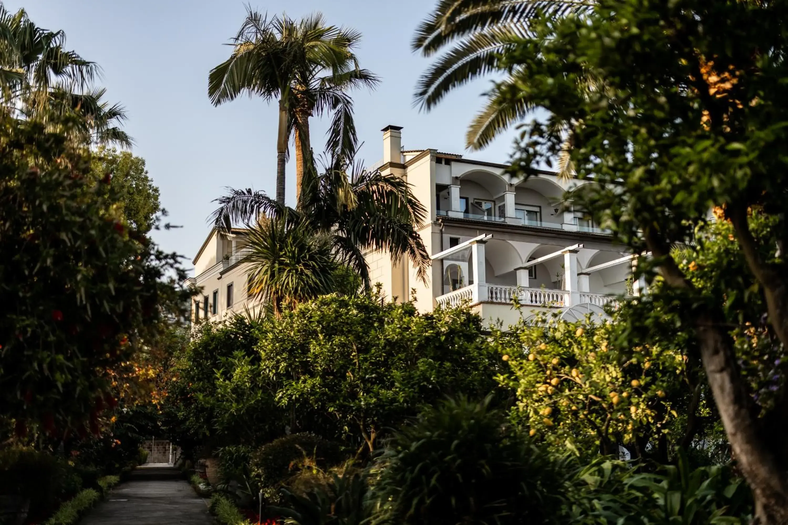 Garden, Property Building in Grand Hotel Cocumella