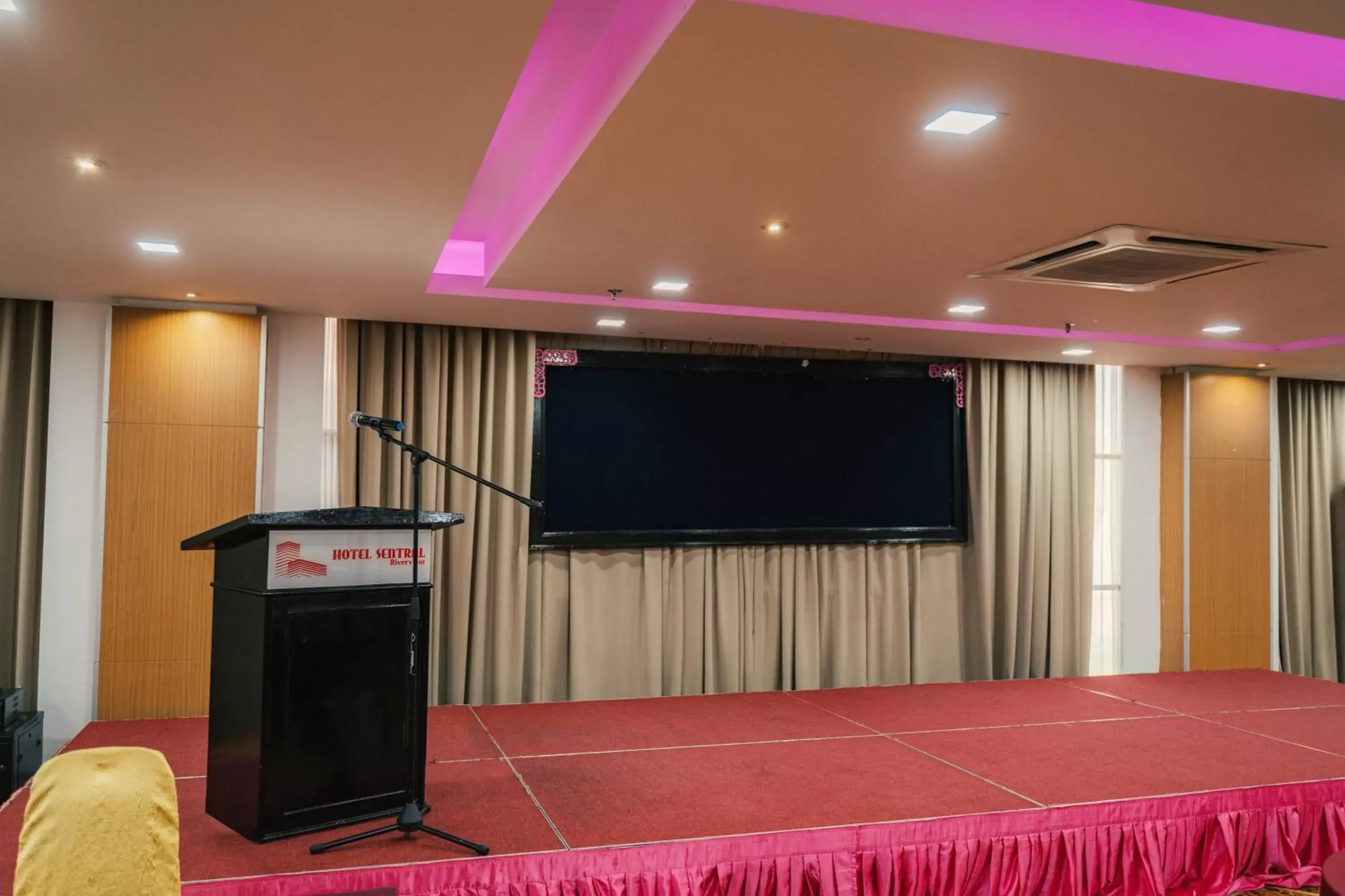 Meeting/conference room, TV/Entertainment Center in Hotel Sentral Riverview Melaka