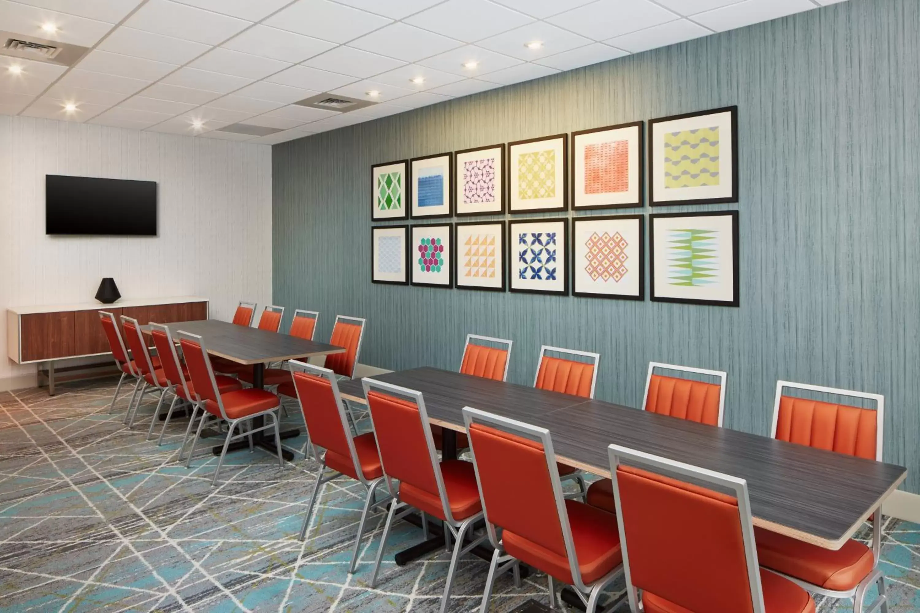 Meeting/conference room in Holiday Inn Express & Suites Gulf Breeze - Pensacola Area, an IHG Hotel