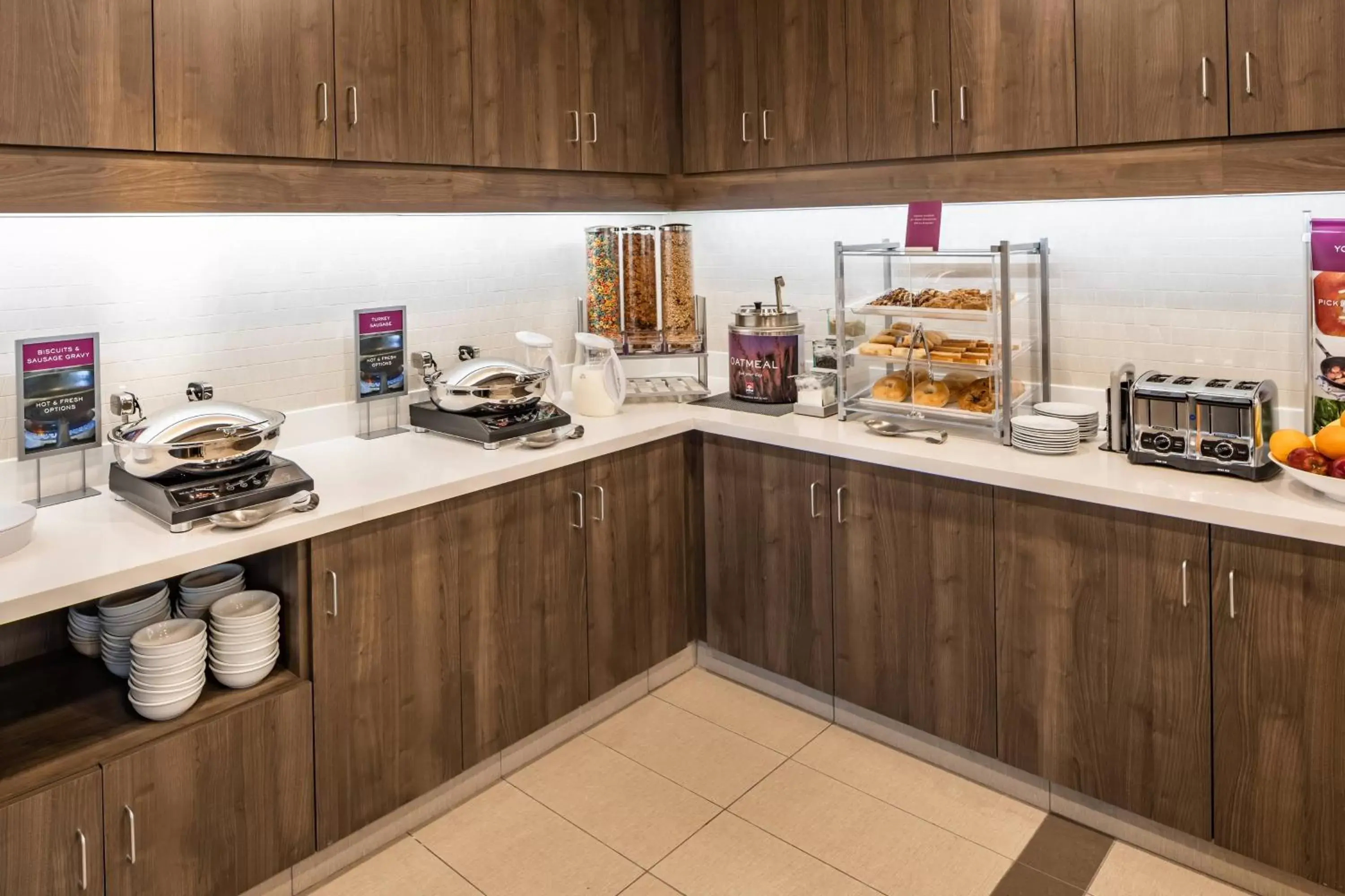 Breakfast, Kitchen/Kitchenette in Residence Inn by Marriott Dallas at The Canyon