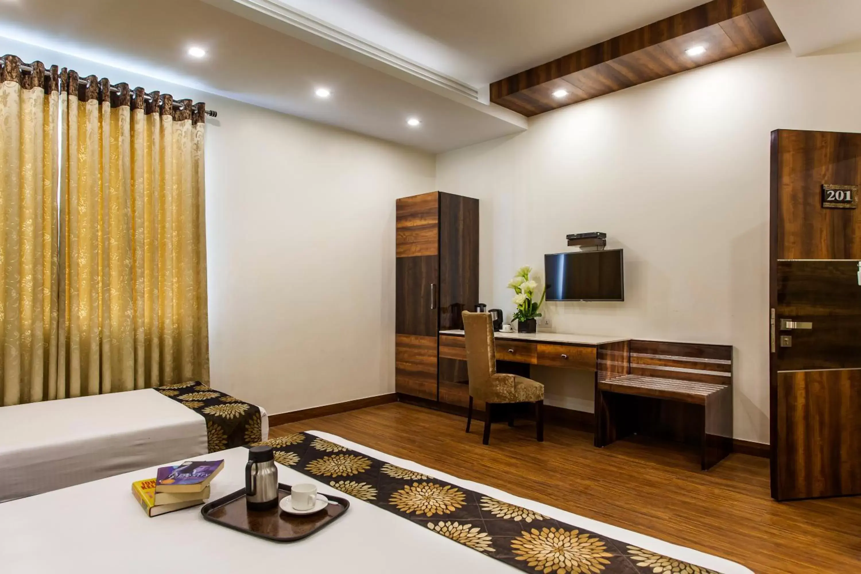 TV and multimedia, TV/Entertainment Center in Hotel Sunstar Heritage