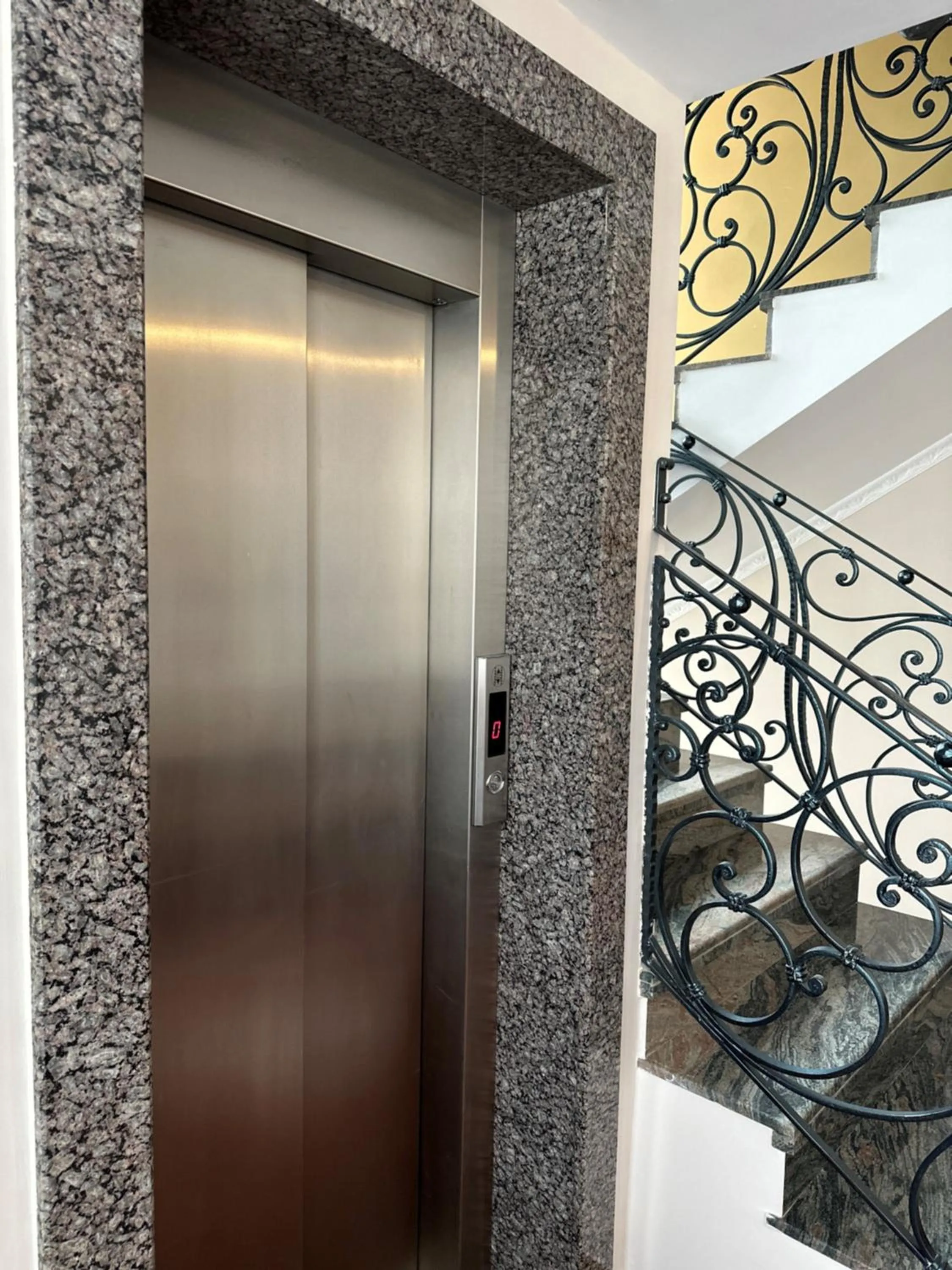 elevator in Dinasty Hotel