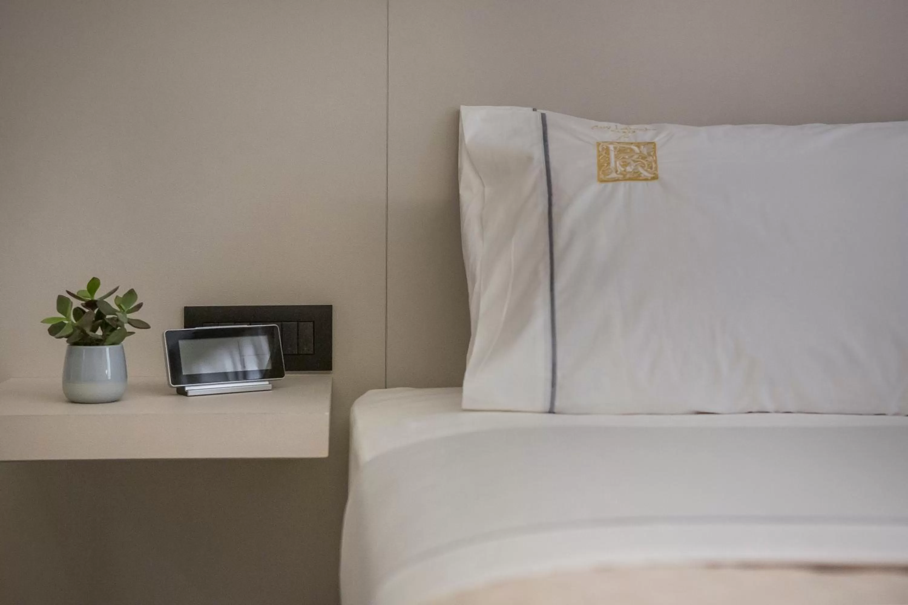 Bed in Royalty Hotel Athens