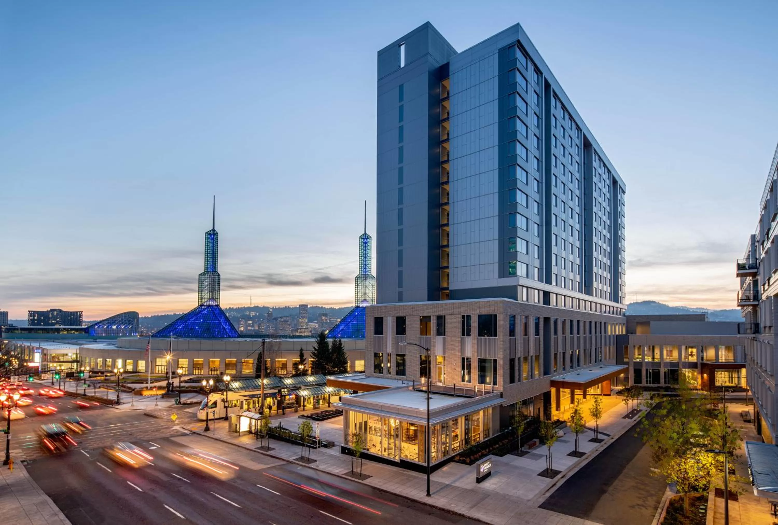 Property building in Hyatt Regency Portland at the Oregon Convention Center