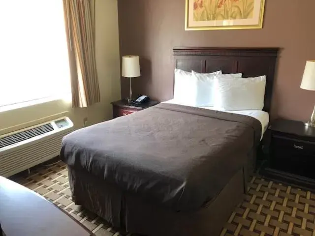 Bed in Americas Best Value Inn Athens, GA