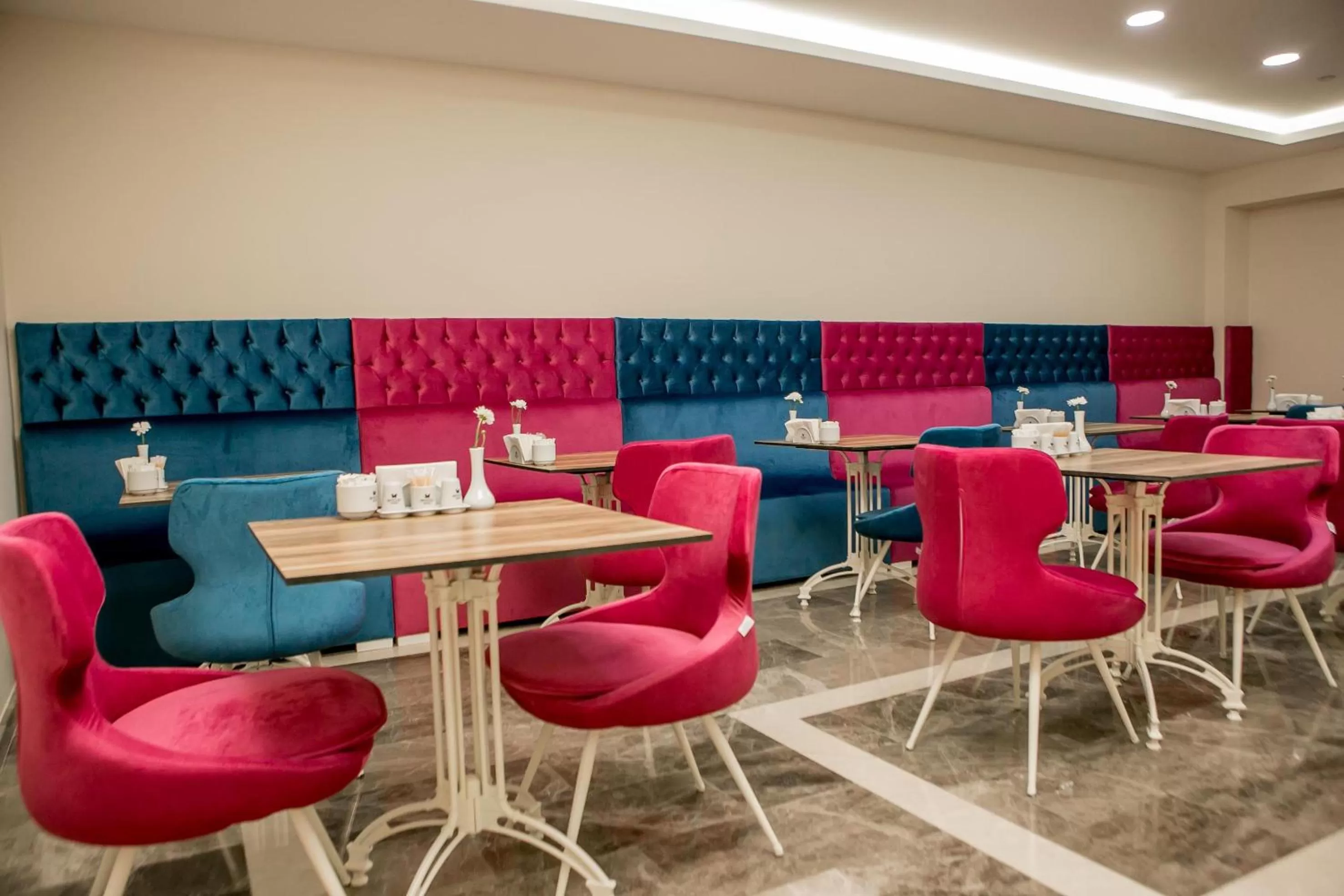 Restaurant/places to eat in Beyzas Hotels & Suites