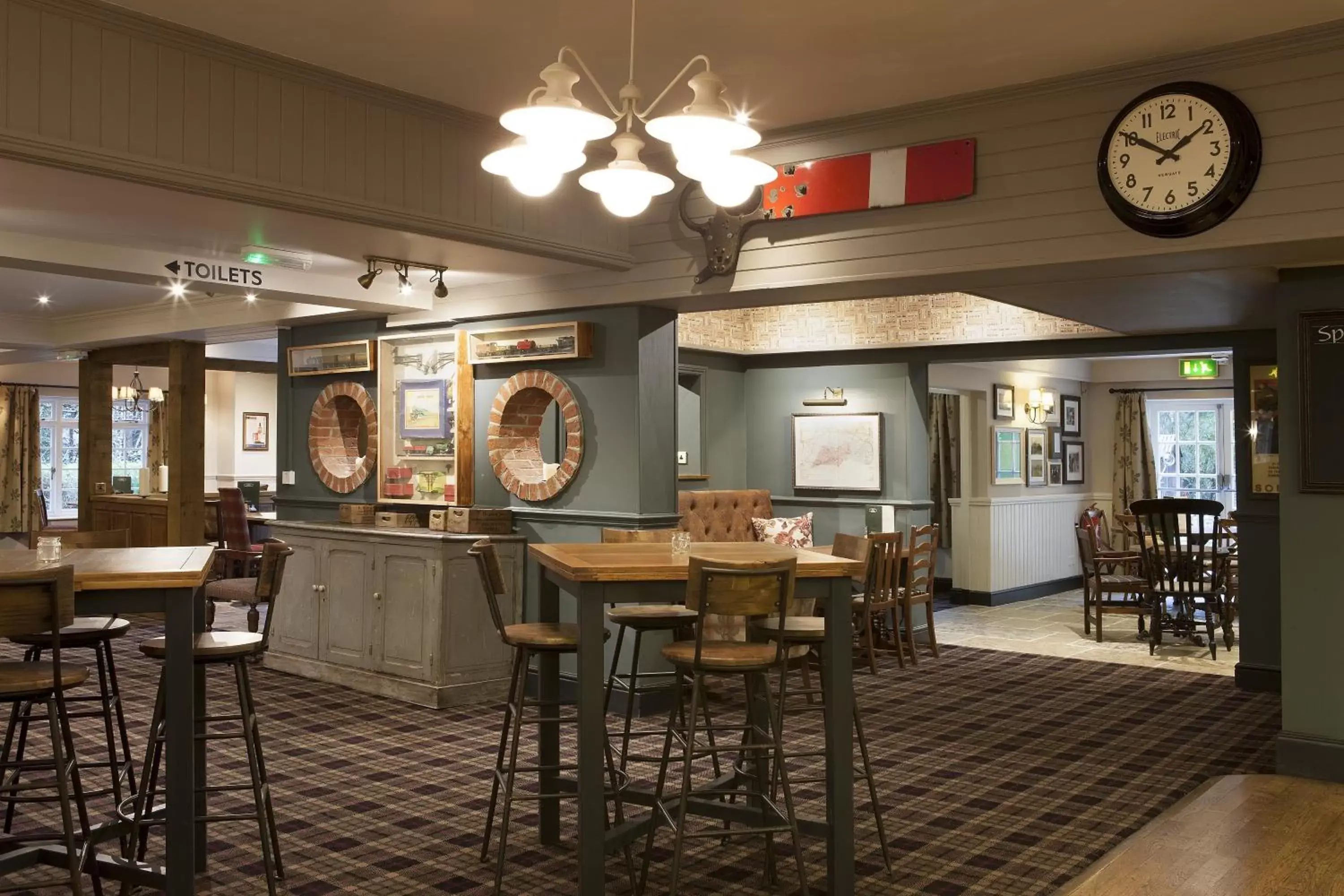 Lounge or bar, Restaurant/Places to Eat in Avon Causeway Hotel