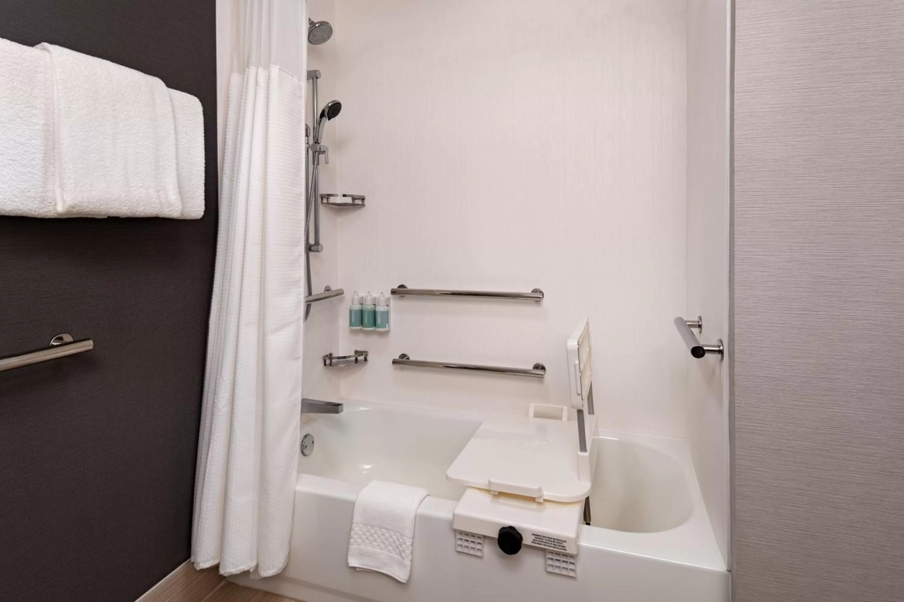 Bathroom in Courtyard Fort Worth University Drive