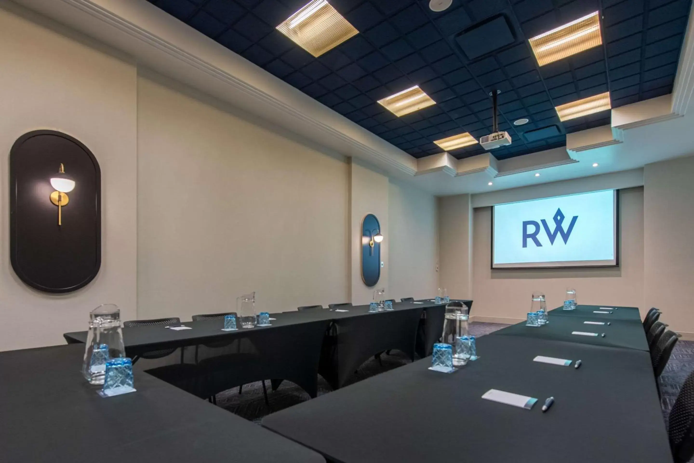 Business facilities in Hotel Royal William, Ascend Hotel Collection