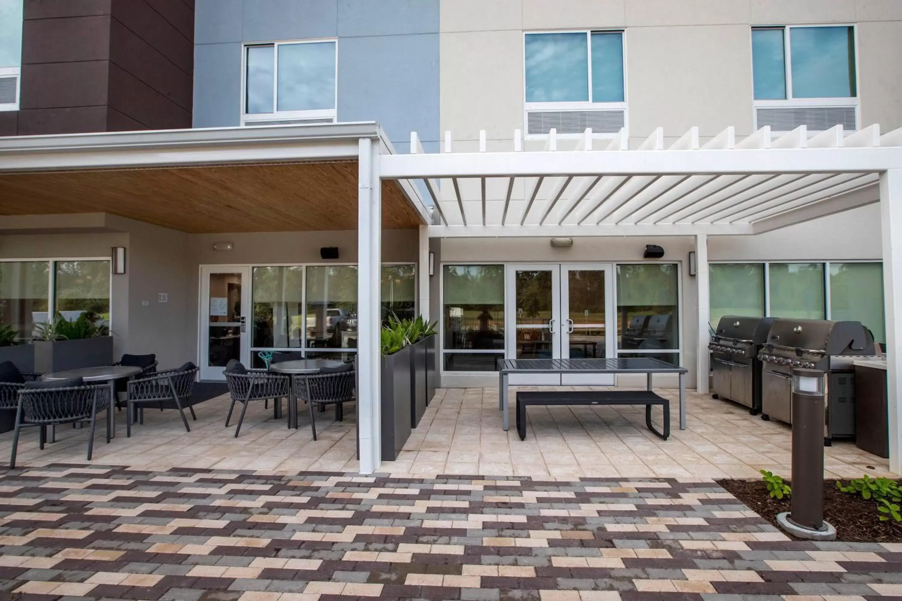 Restaurant/places to eat in TownePlace Suites by Marriott Conroe