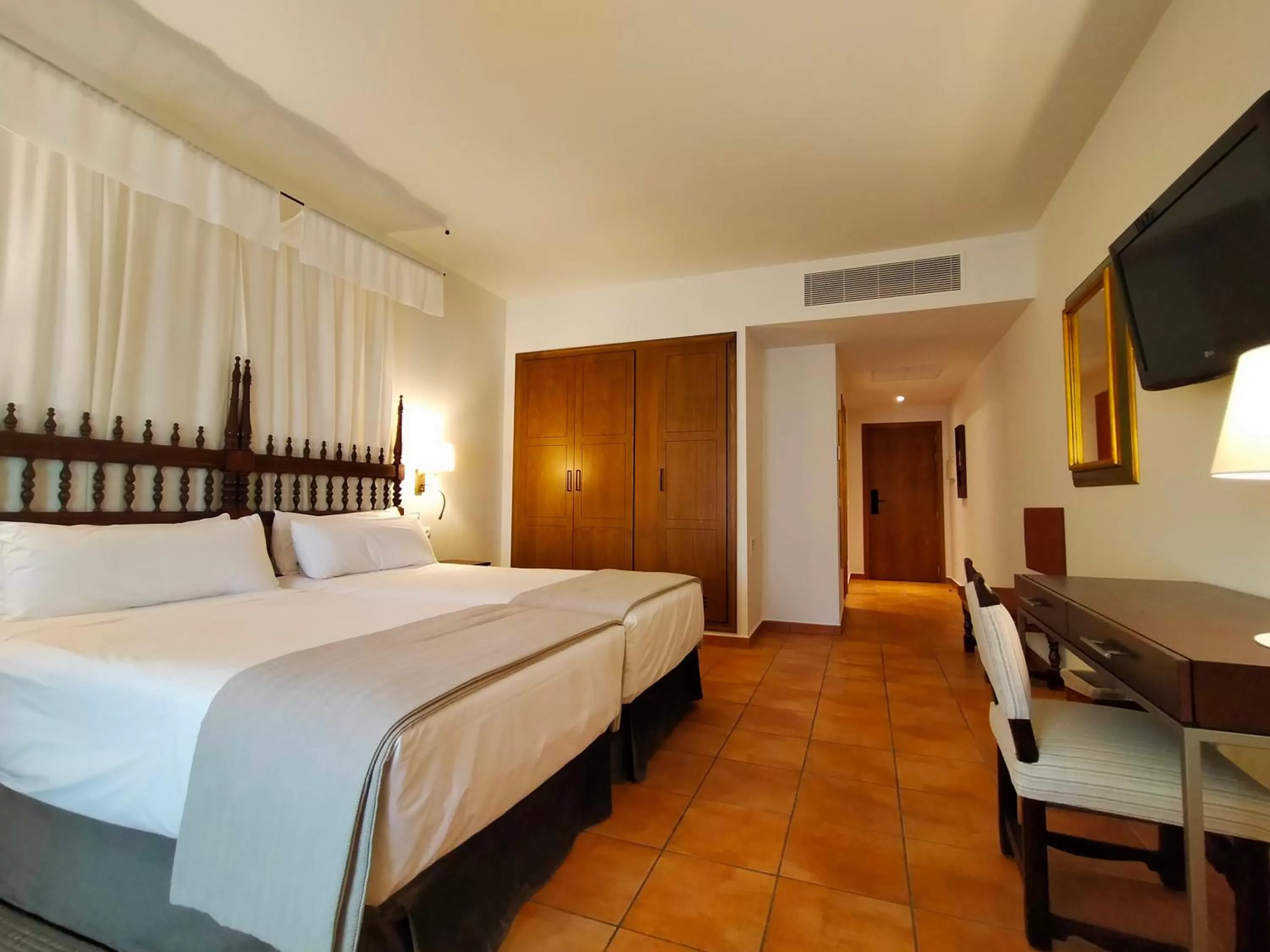 Photo of the whole room, Bed in Parador de Benavente