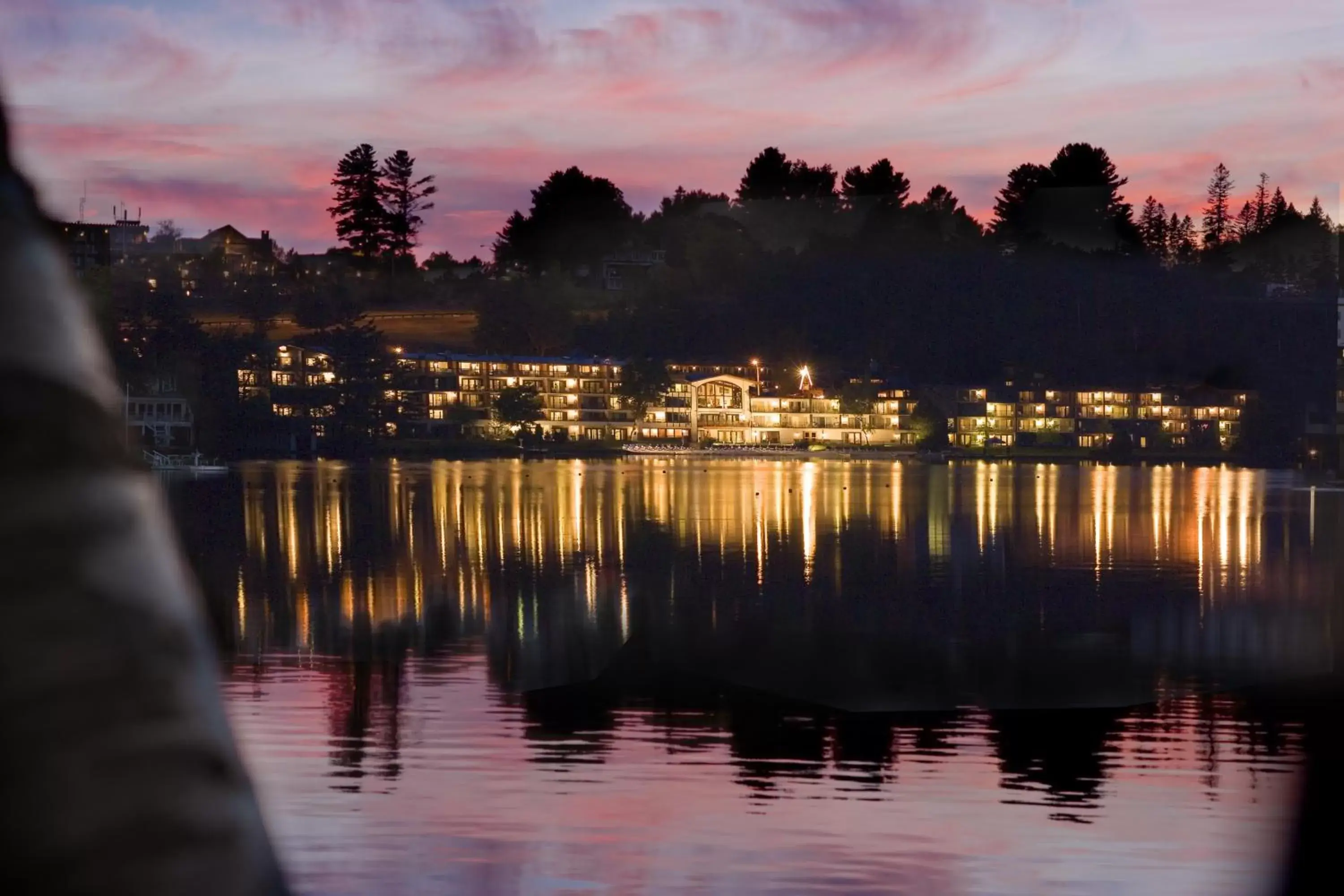 Area and facilities in Golden Arrow Lakeside Resort