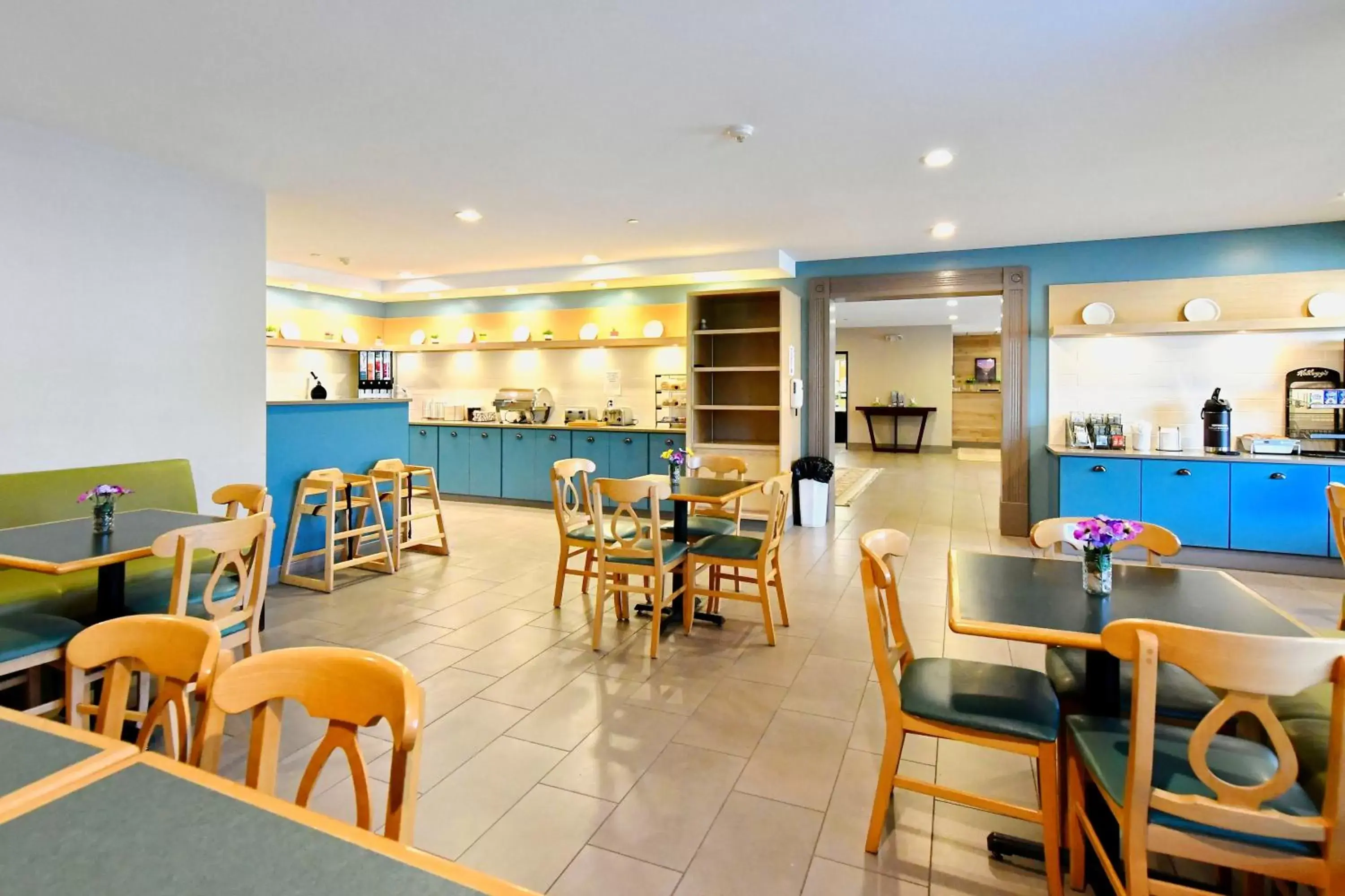 Restaurant/Places to Eat in Country Inn & Suites by Radisson, Mount Morris, NY