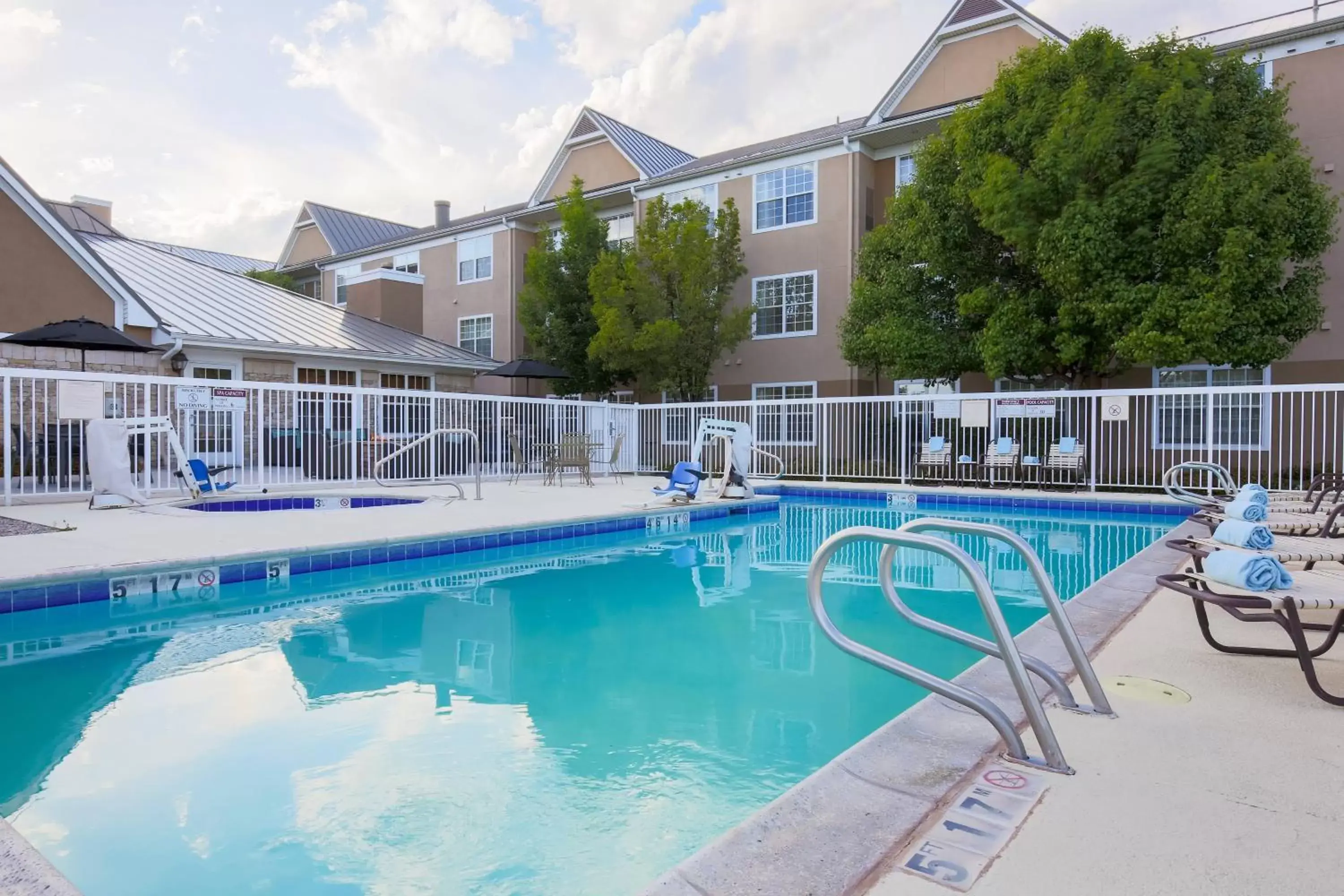 Swimming Pool in Residence Inn by Marriott Albuquerque North