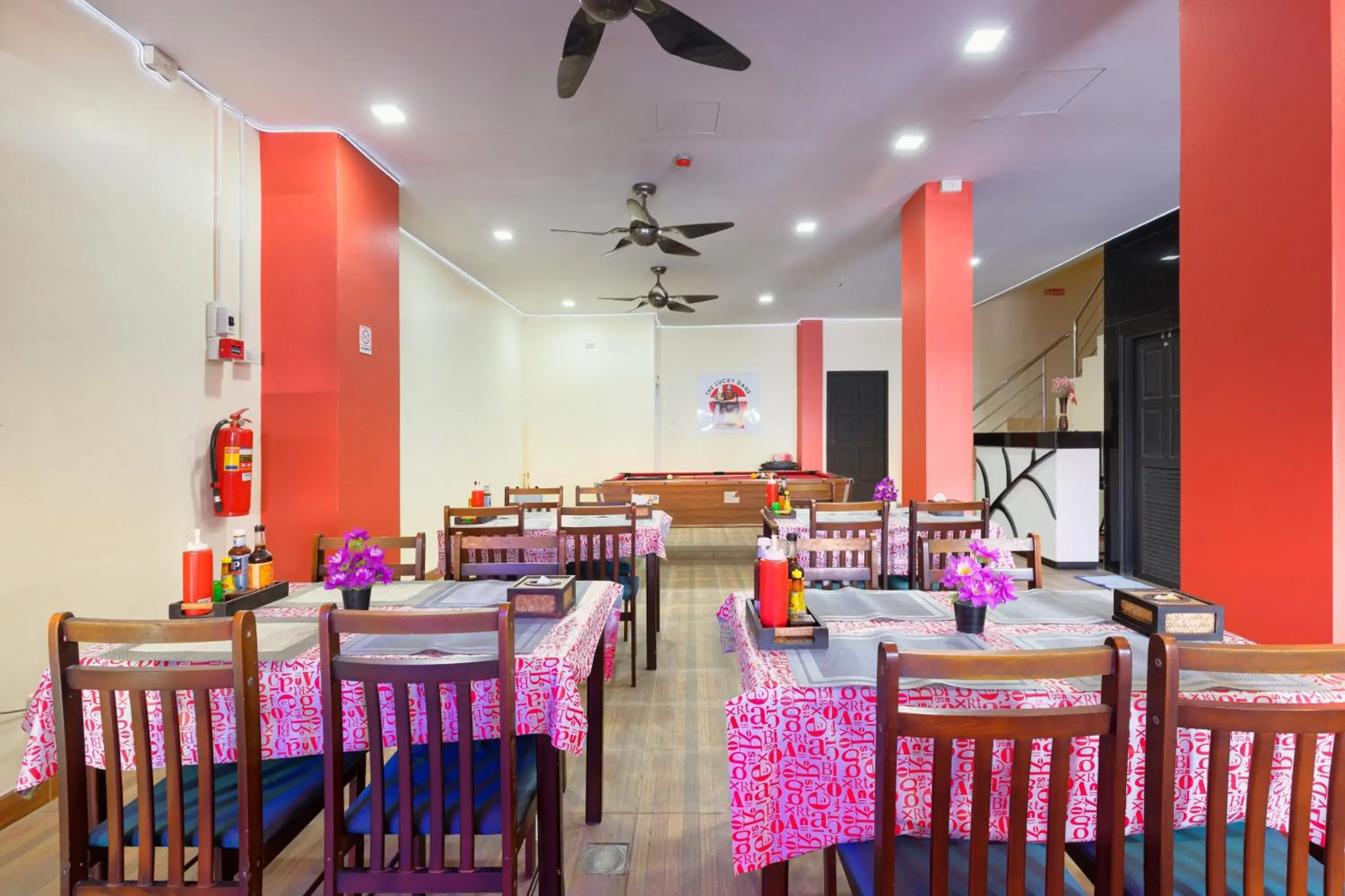Restaurant/Places to Eat in Lucky Patong Hotel