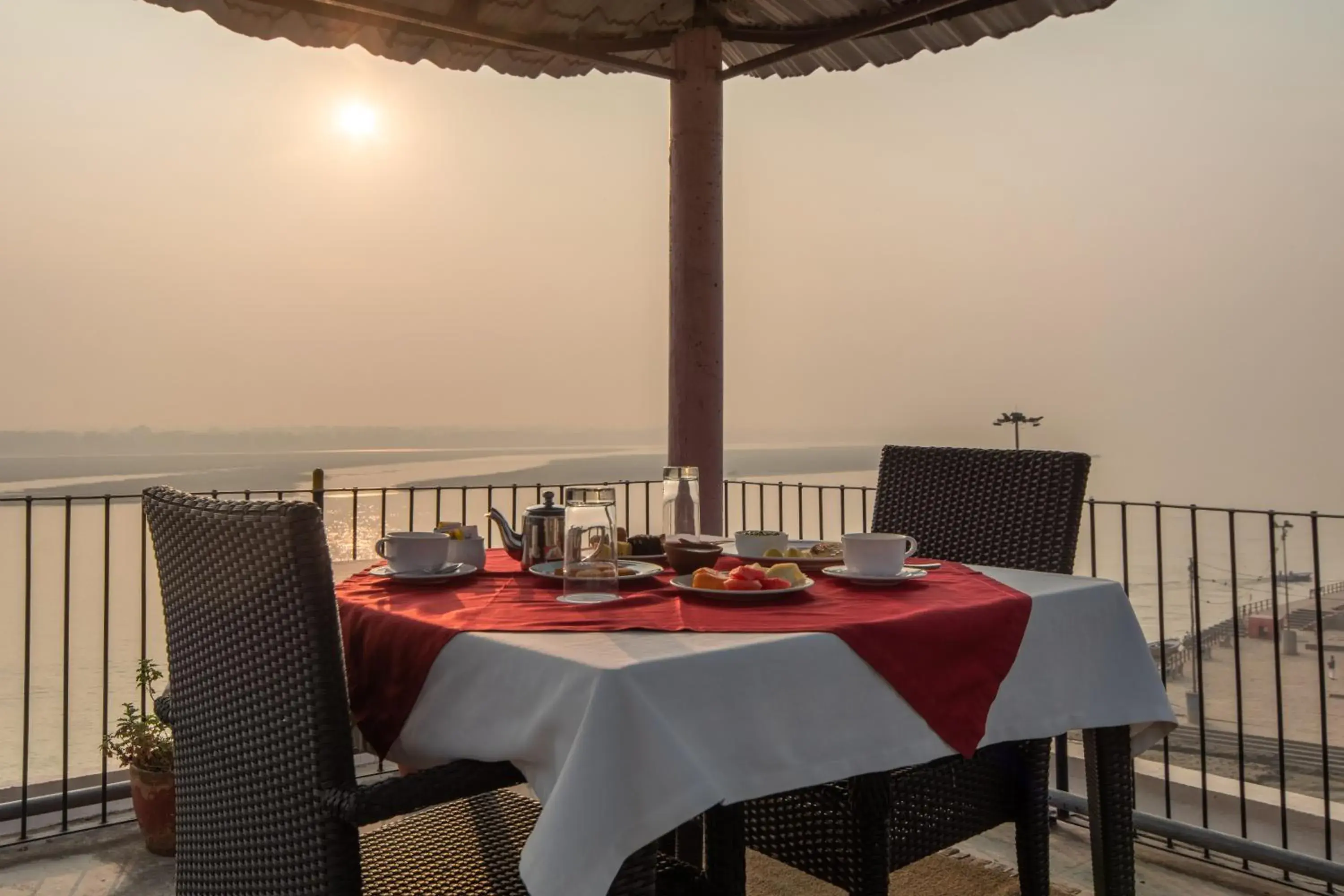 Restaurant/Places to Eat in Suryauday Haveli - An Amritara Resort