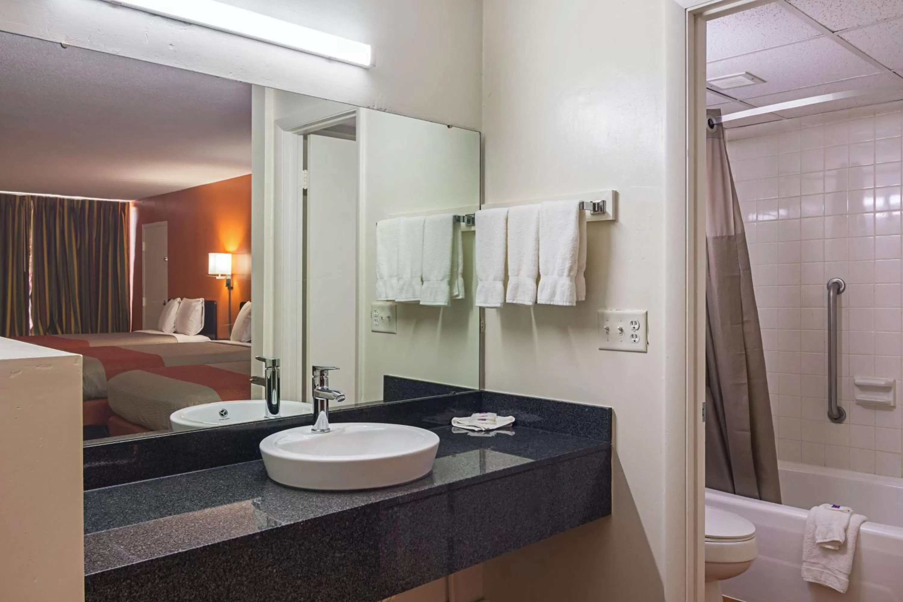 Queen Room with Two Queen Beds - Smoking in Motel 6-Cleveland, TN