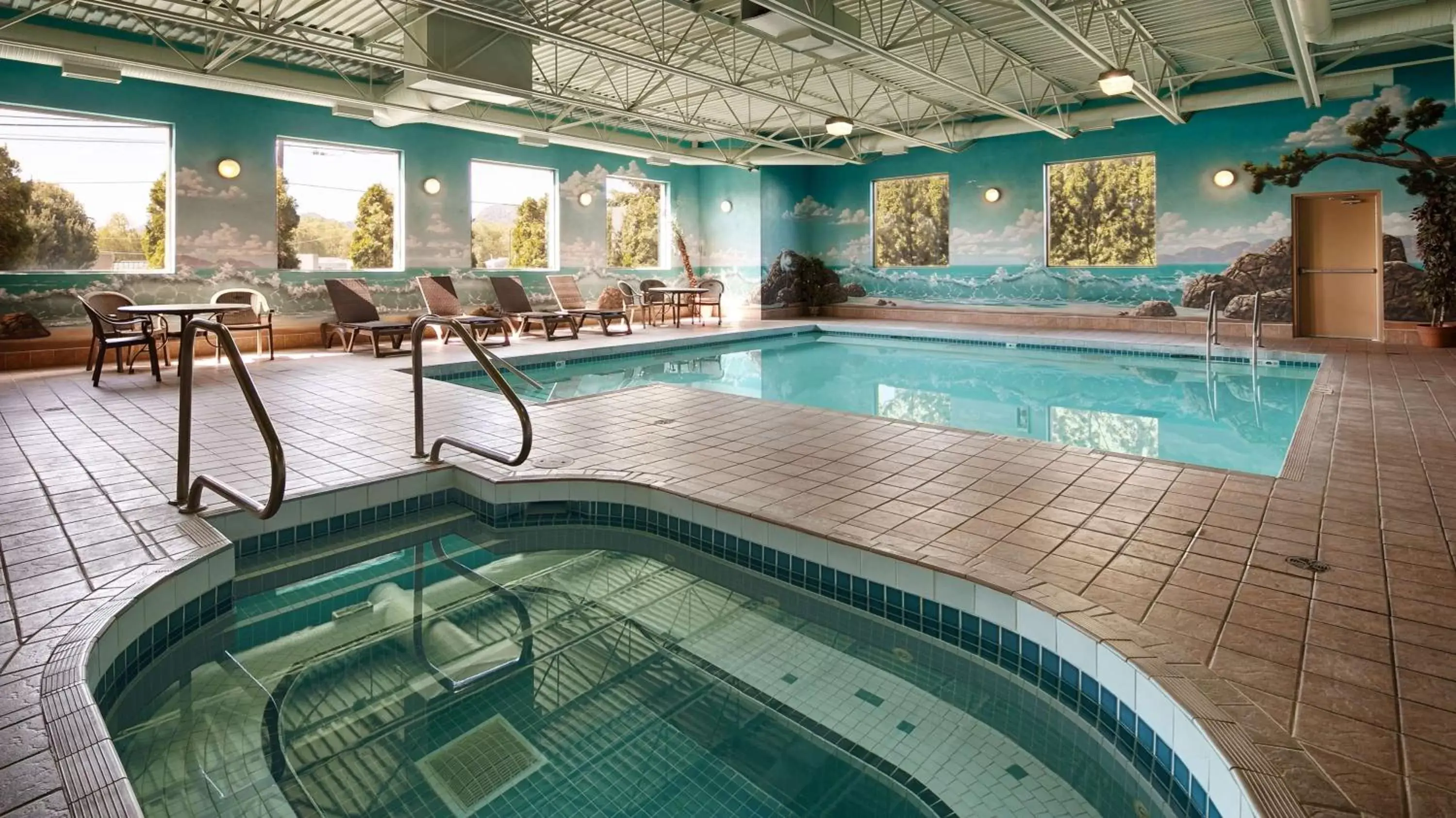 Activities, Swimming Pool in Best Western Plus Osoyoos Hotel & Suites
