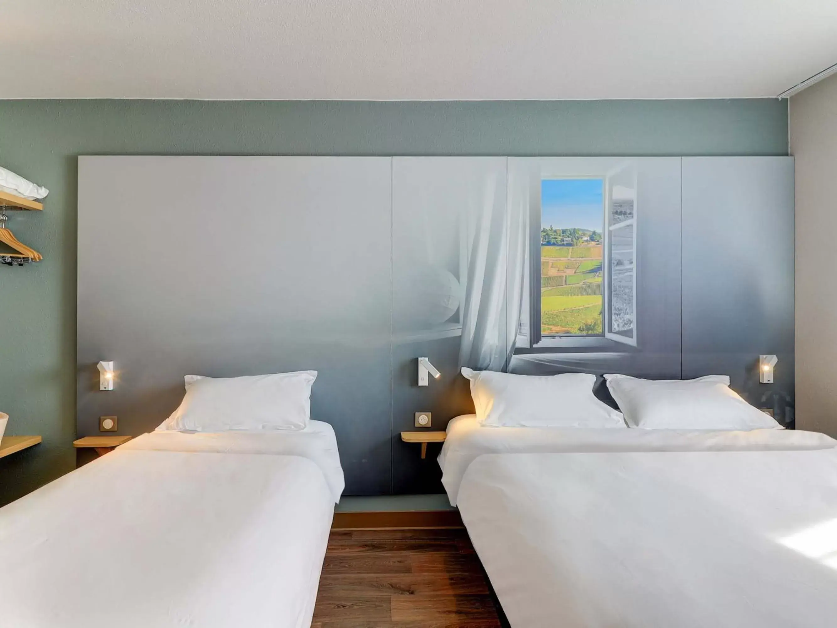 Bedroom, Bed in B&B HOTEL Le Creusot Montchanin