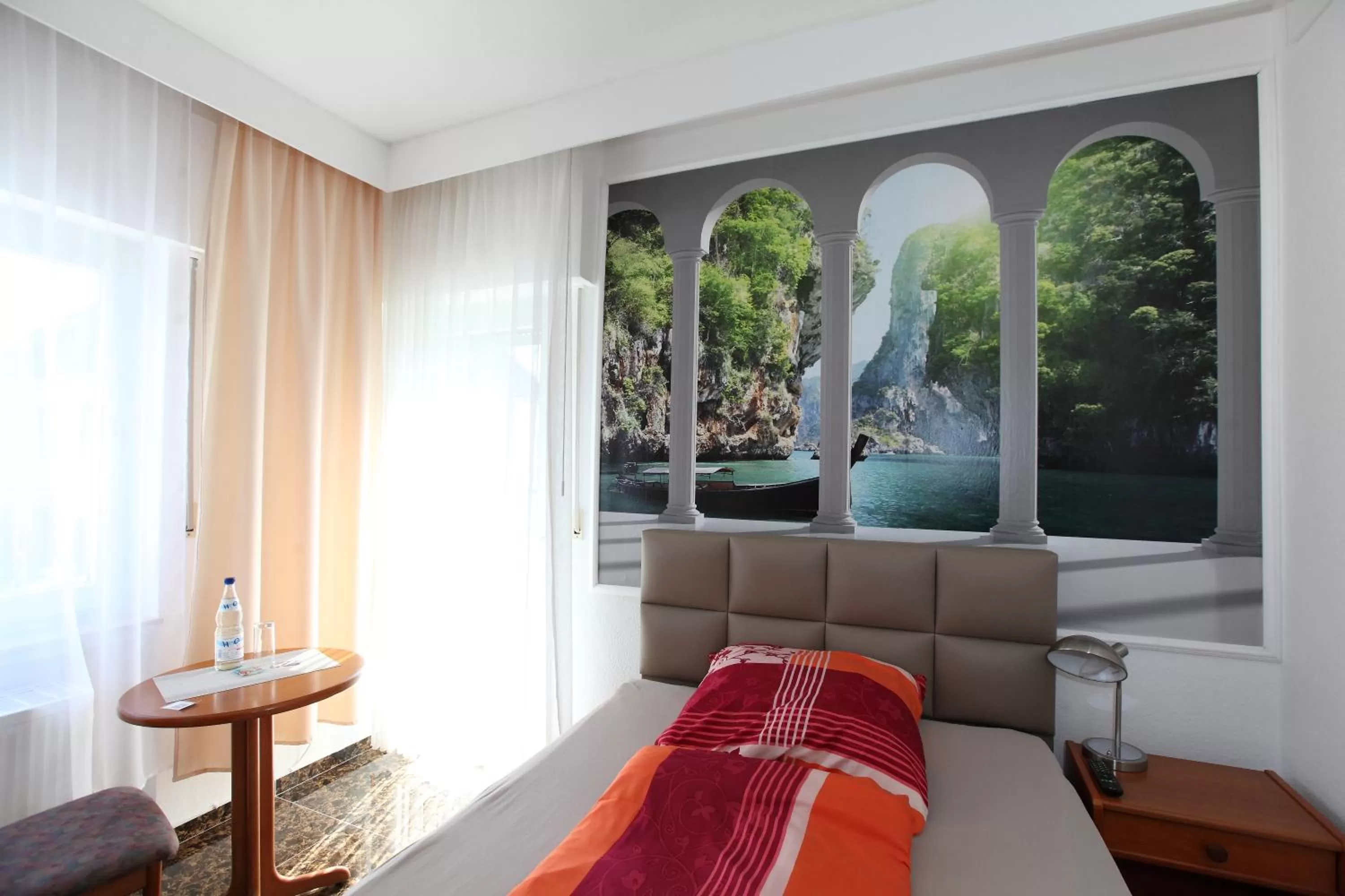 Photo of the whole room in Hotel Sofia