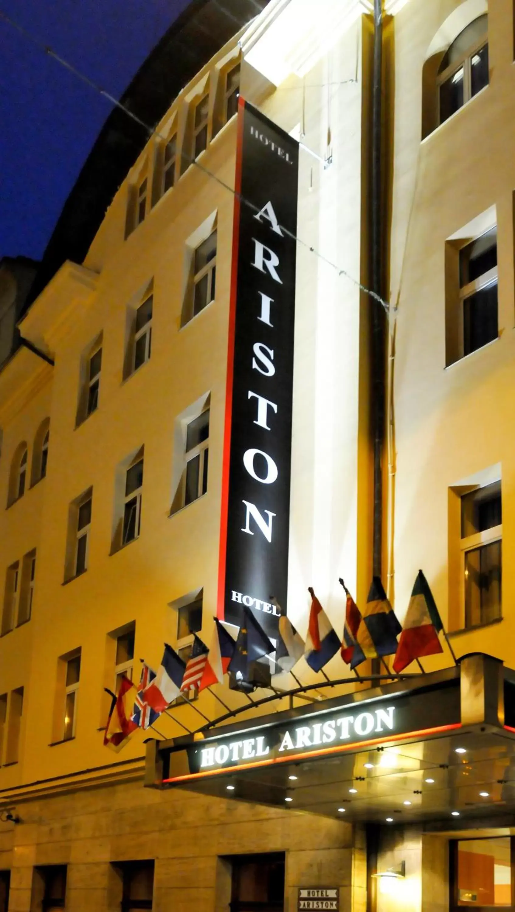 Facade/entrance, Property Building in Hotel Ariston Prague