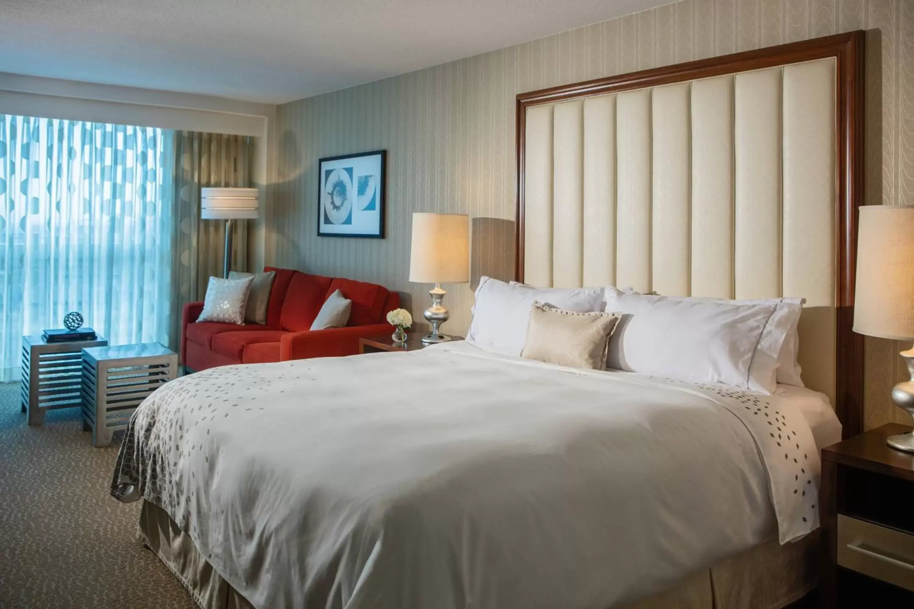 Photo of the whole room, Bed in Renaissance Newark Airport Hotel