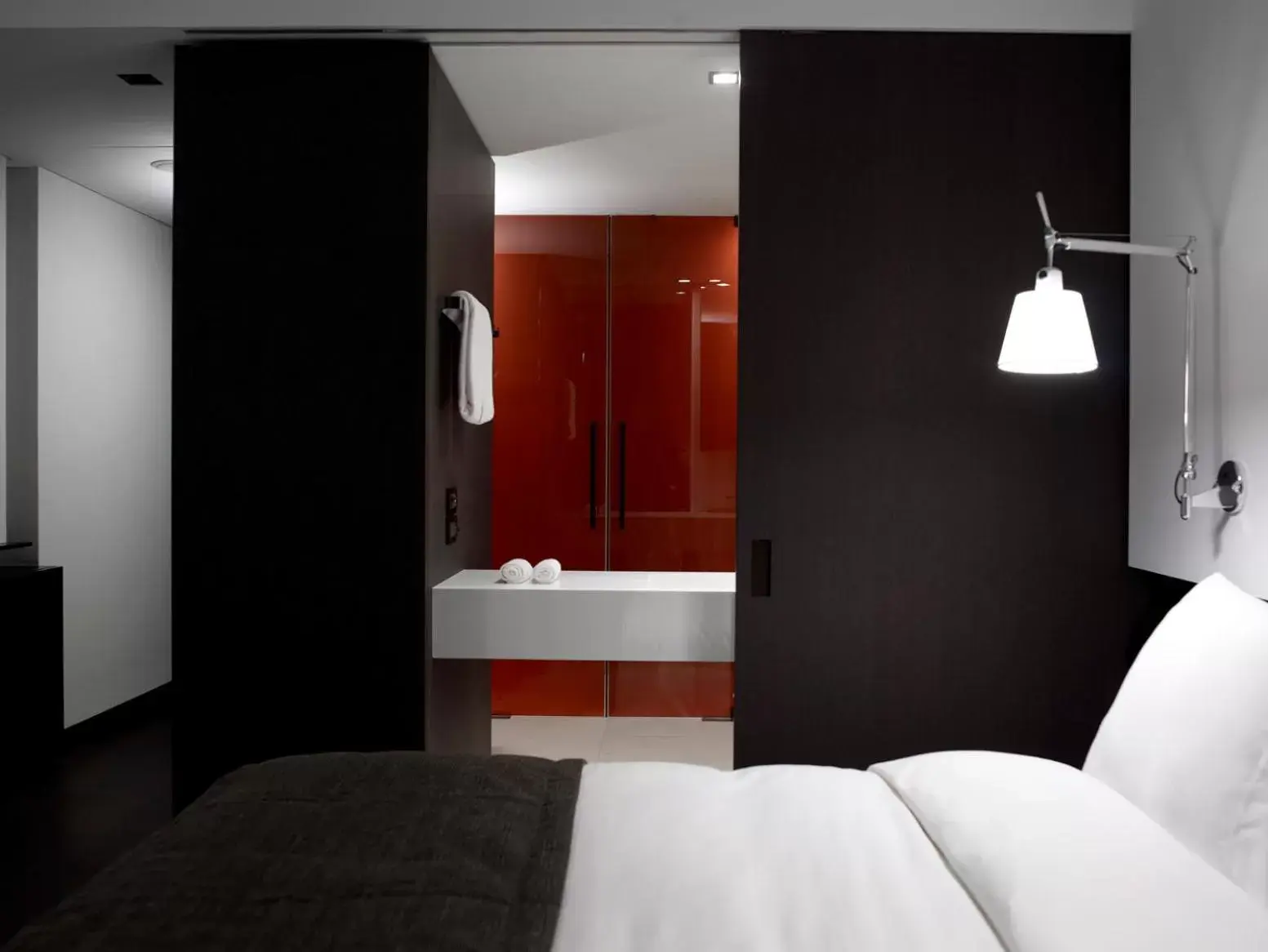 Bedroom, Bed in The Met Hotel Thessaloniki, a Member of Design Hotels