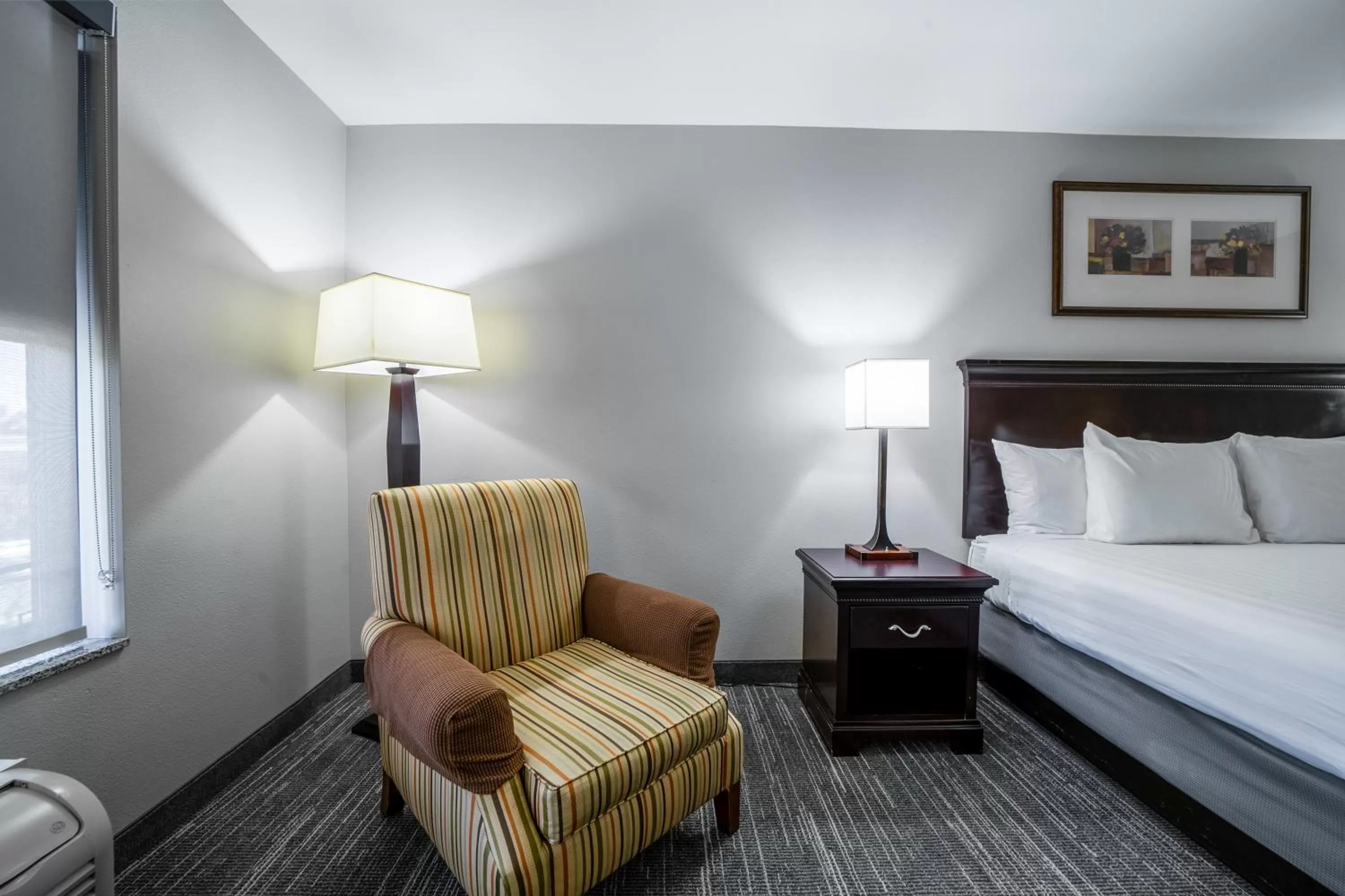 Bedroom, Bed in Country Inn & Suites by Radisson, Ontario at Ontario Mills, CA