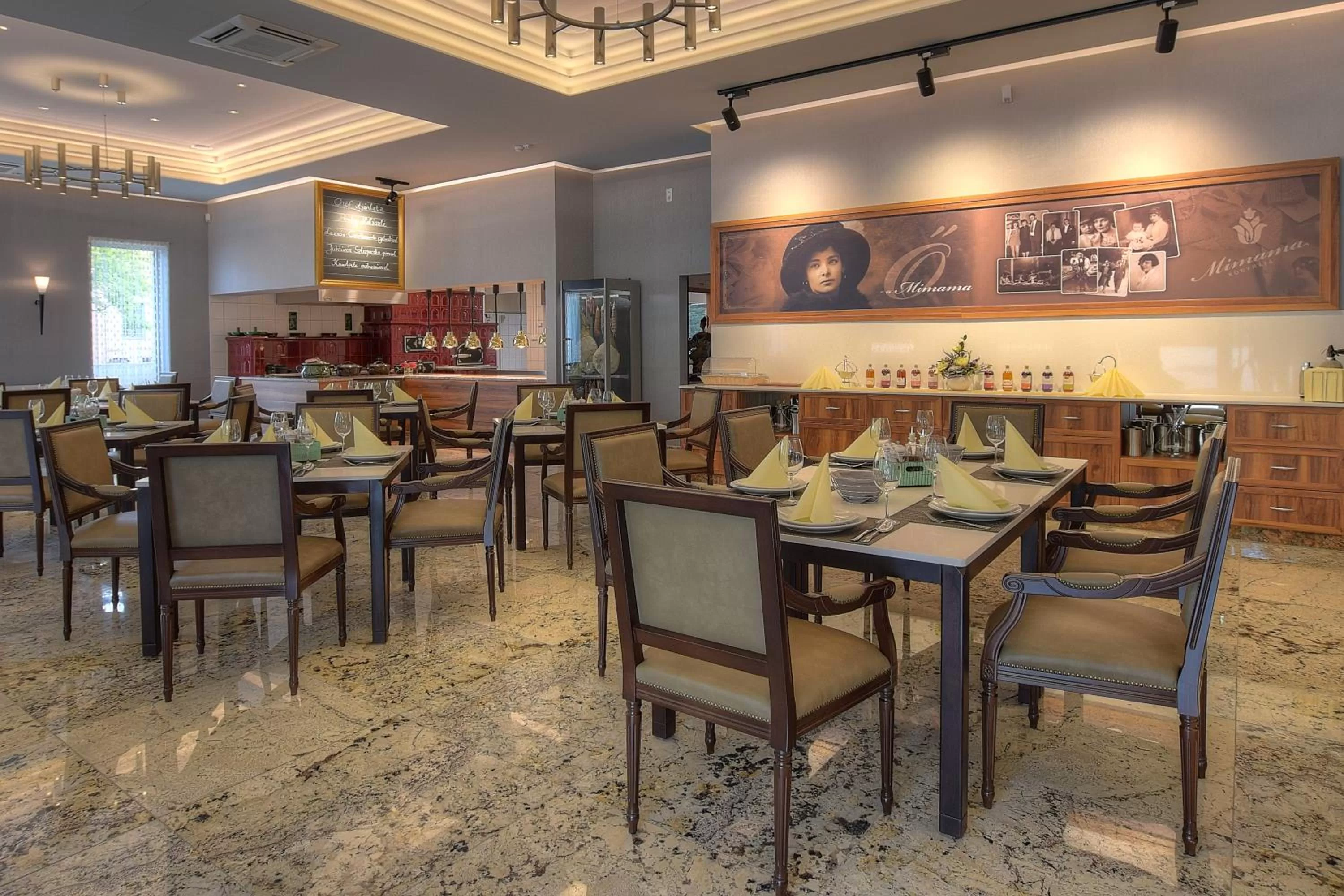 Restaurant/places to eat in Anna Hotel