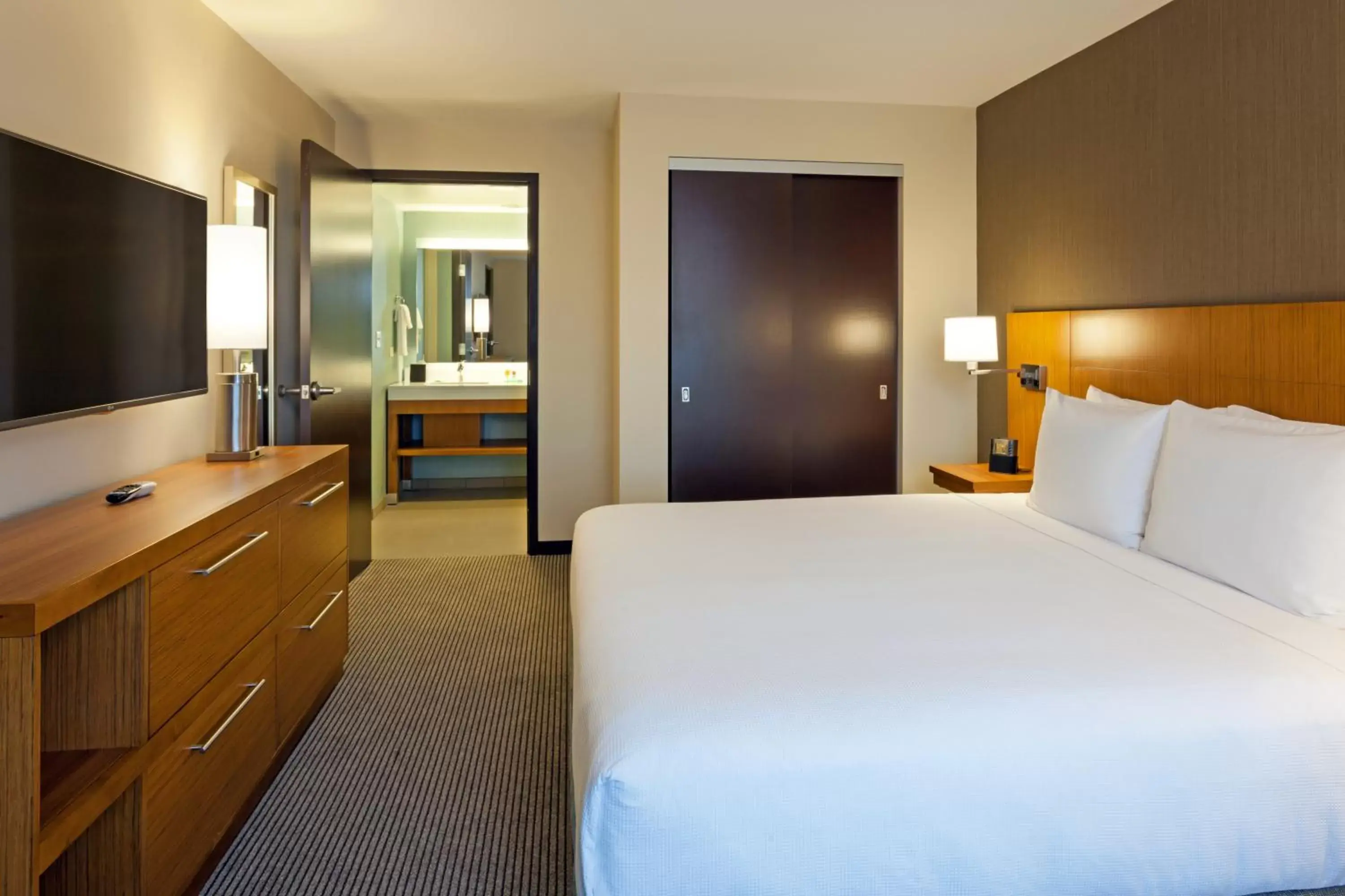 Bedroom, Bed in Hyatt Place Chicago Midway Airport
