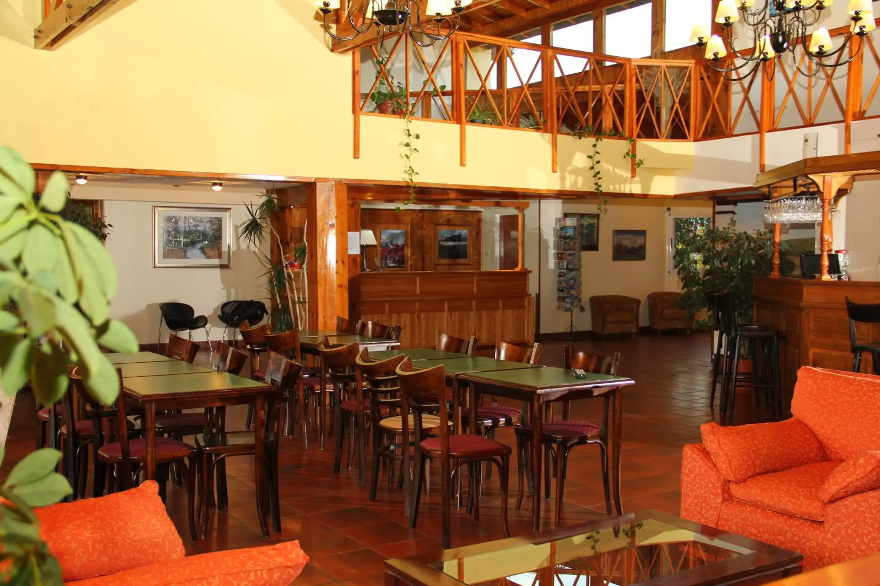 Lounge or bar, Restaurant/Places to Eat in Hotel Picos Del Sur