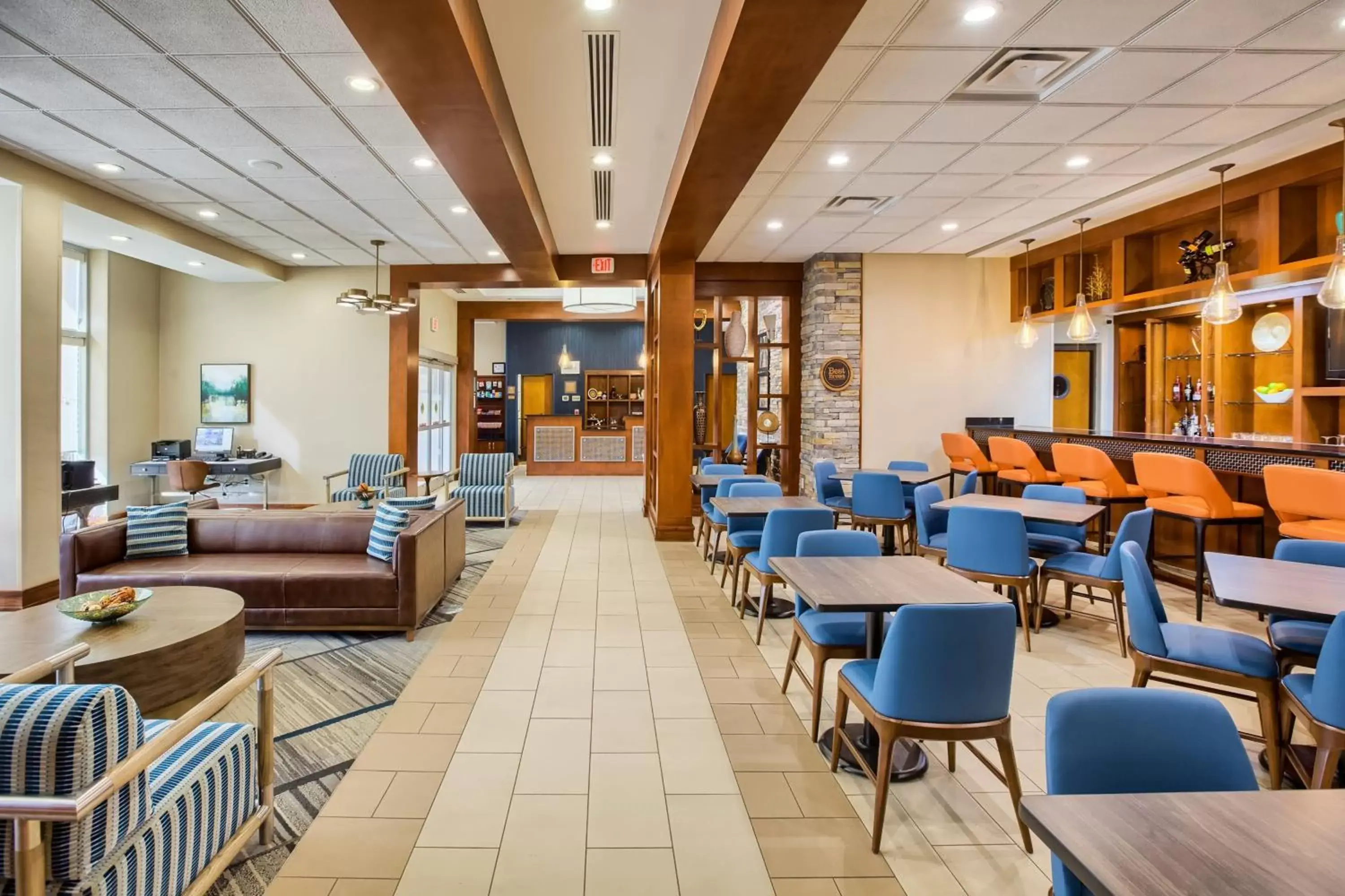 Property building, Restaurant/Places to Eat in Four Points by Sheraton Raleigh Durham Airport