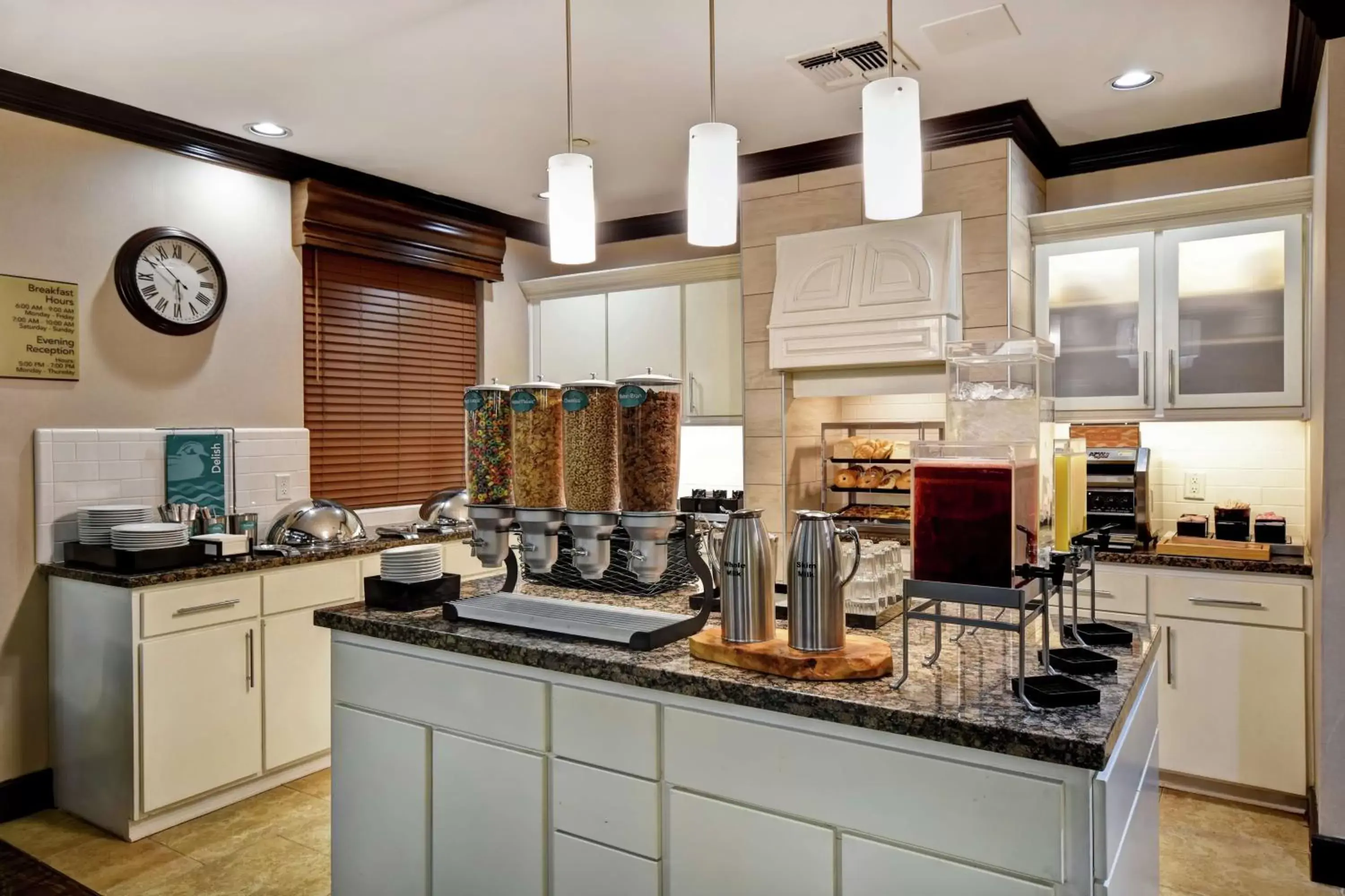 Breakfast, Kitchen/Kitchenette in Homewood Suites by Hilton Atlanta-Galleria/Cumberland