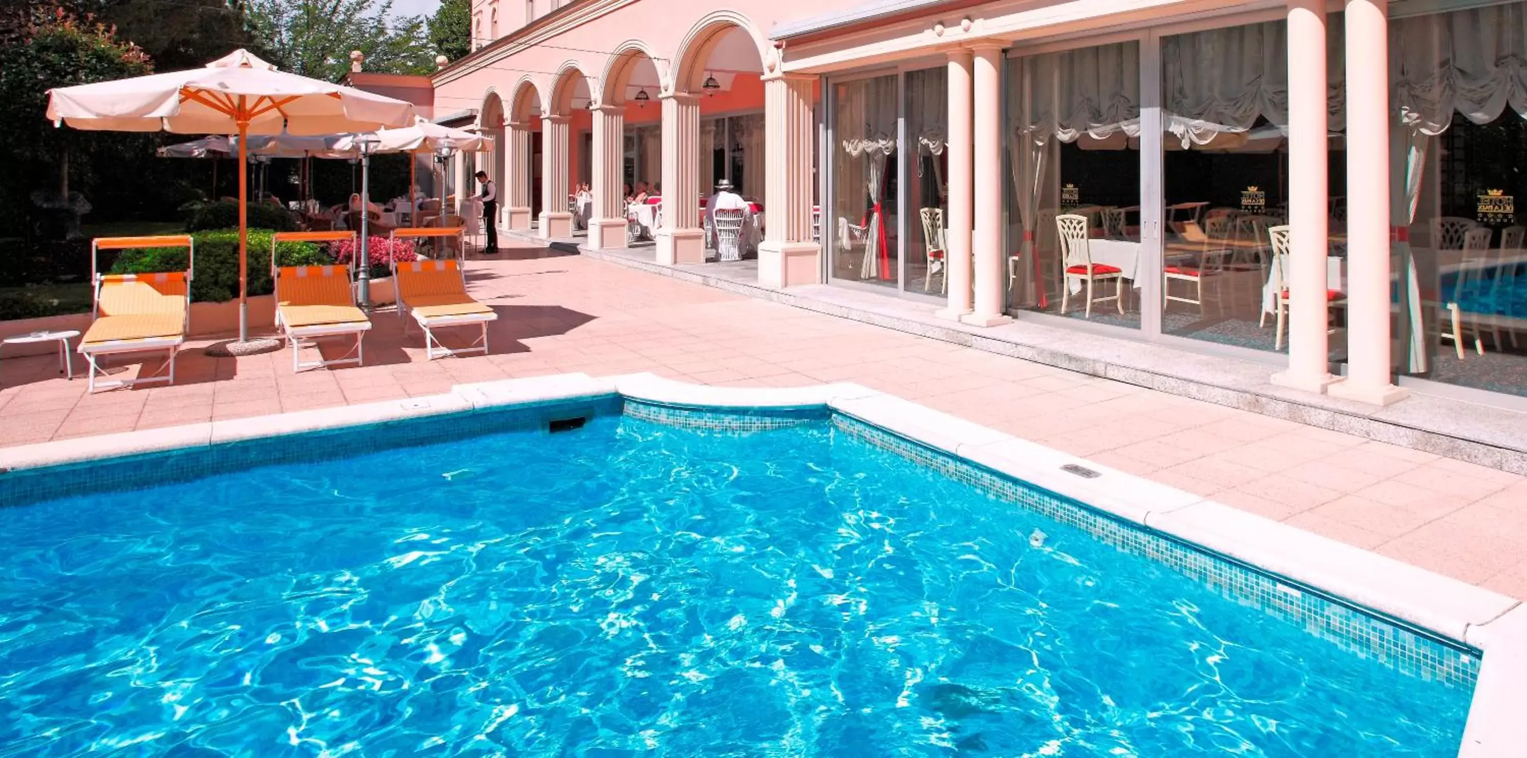 Balcony/Terrace, Swimming Pool in Hotel De La Paix