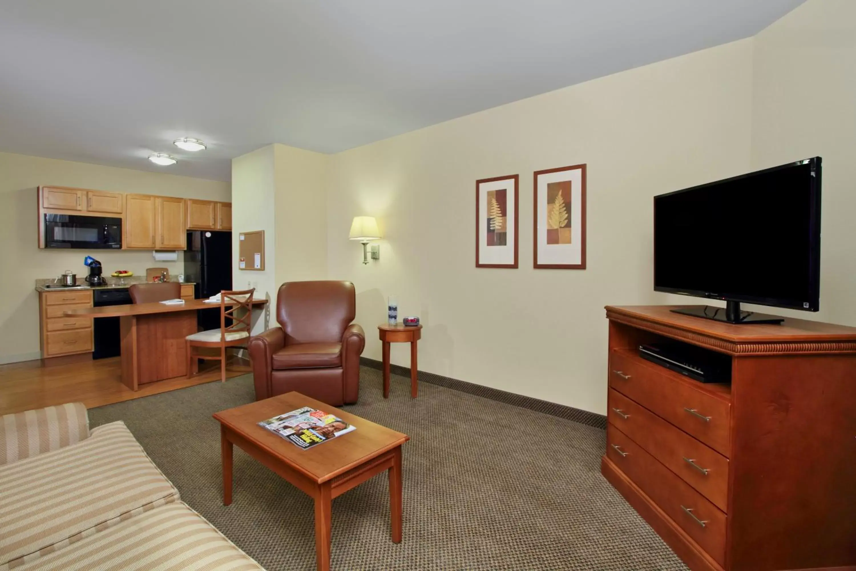 Photo of the whole room, TV/Entertainment Center in Candlewood Suites Norfolk Airport, an IHG Hotel